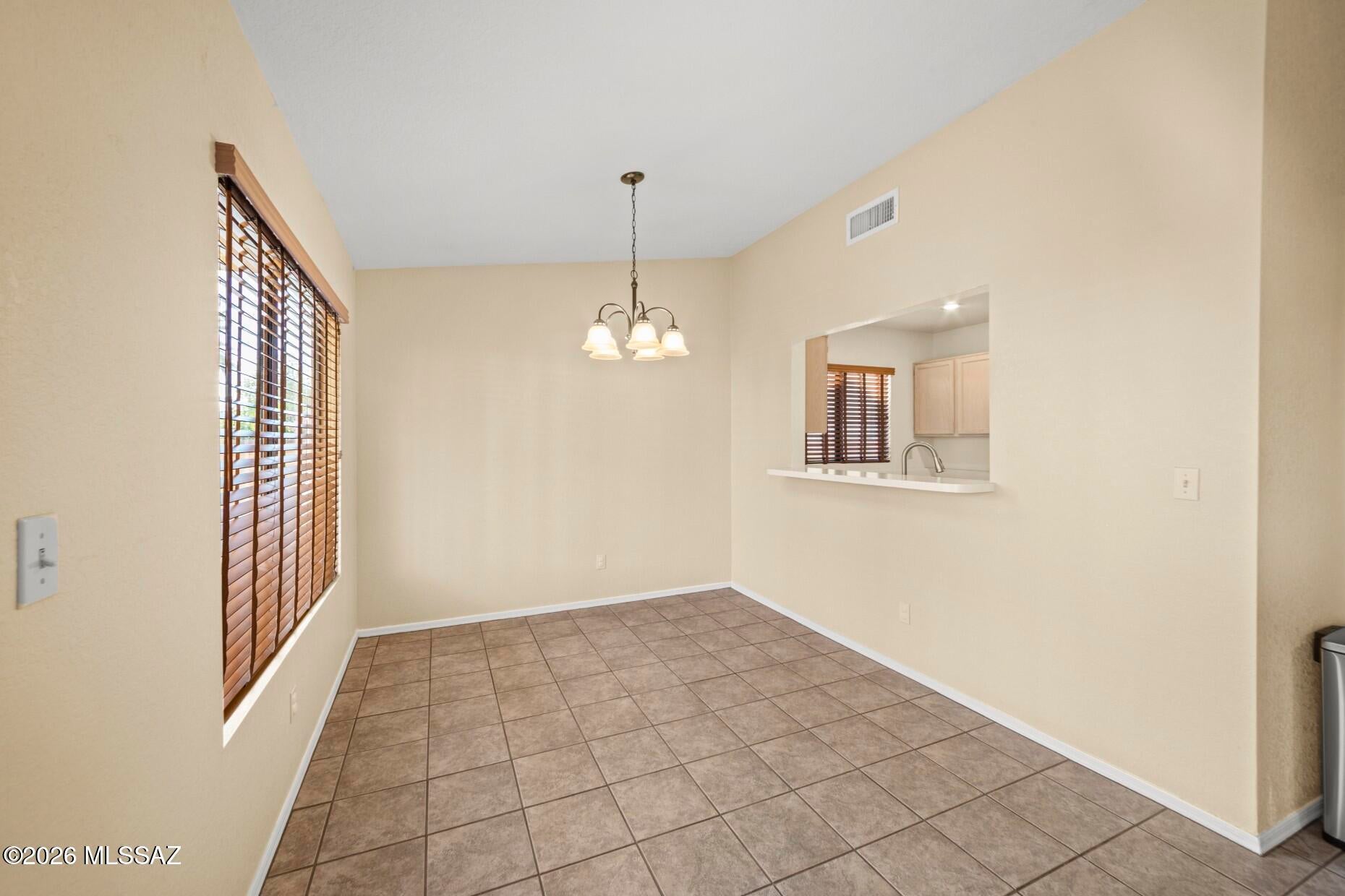 Country Club(1-221) - Residential Lease