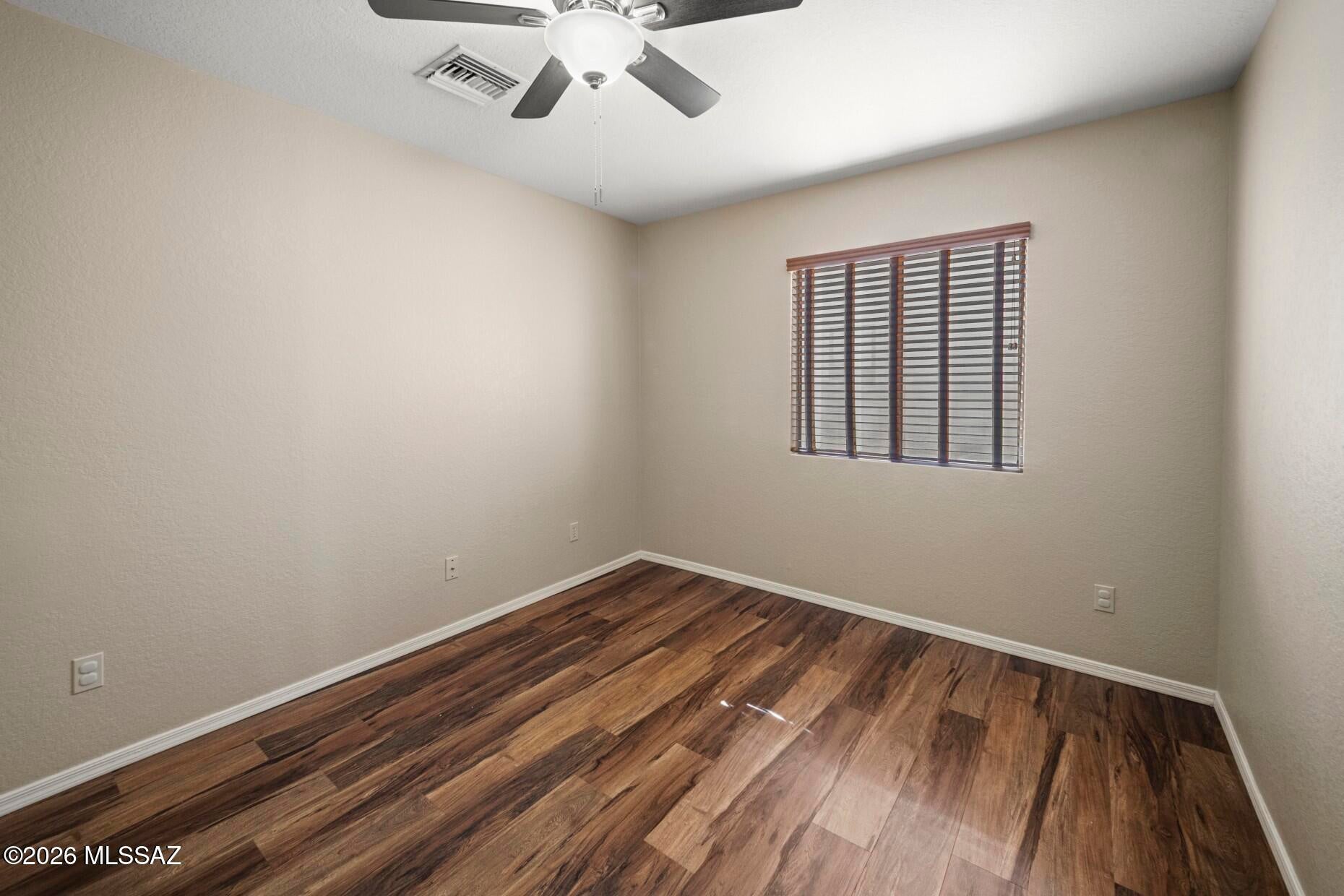 Country Club(1-221) - Residential Lease