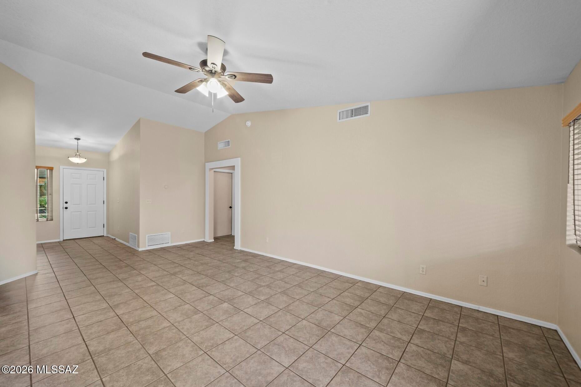Country Club(1-221) - Residential Lease