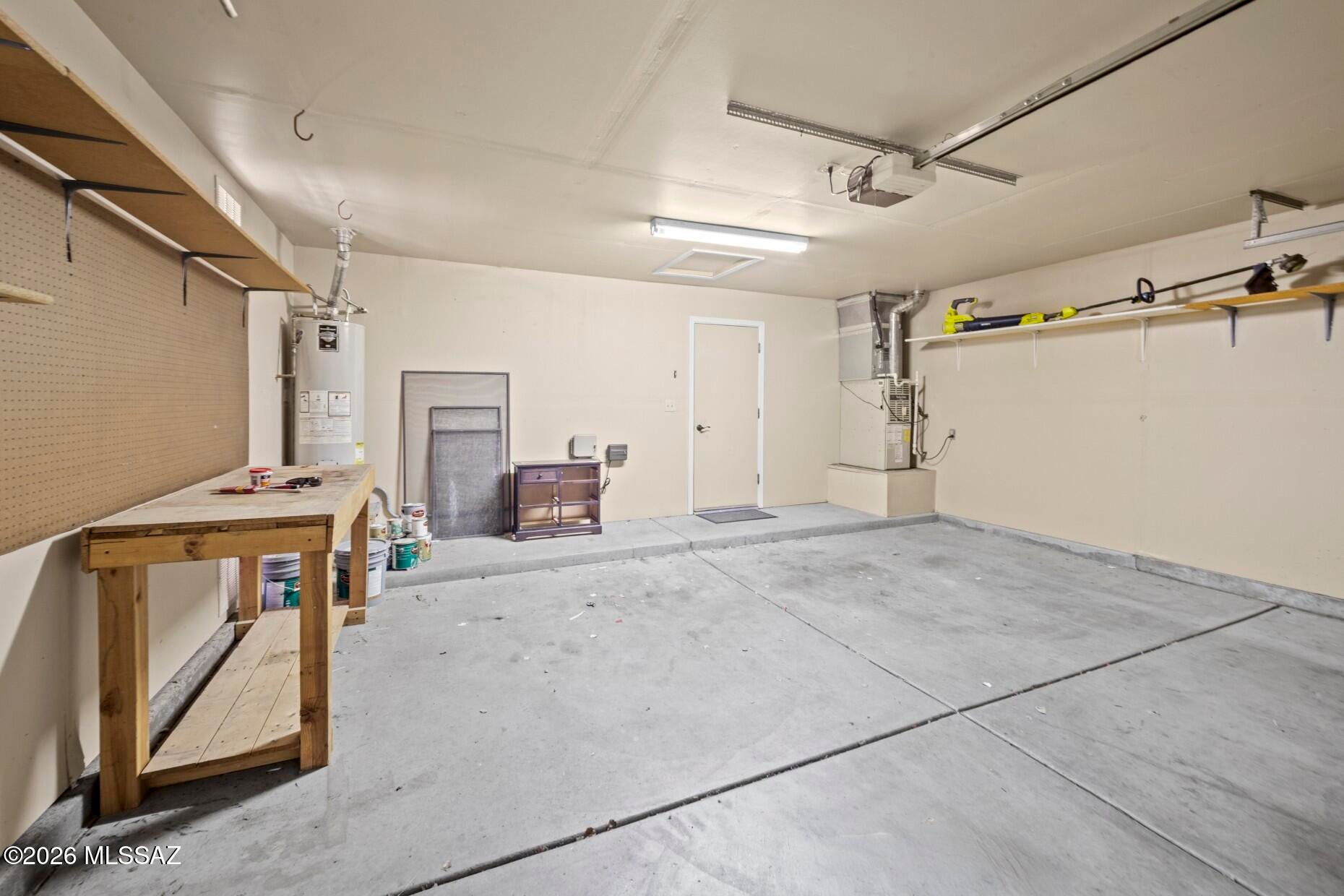 Country Club(1-221) - Residential Lease