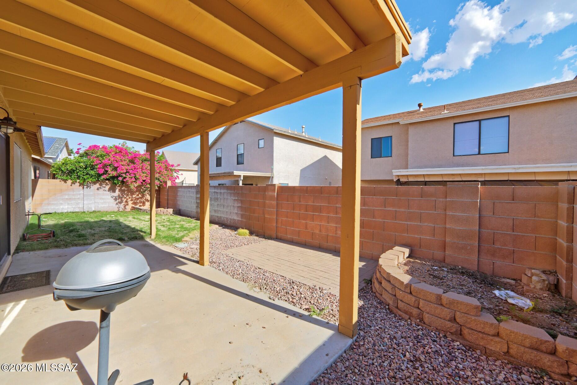 Country Club(1-221) - Residential Lease