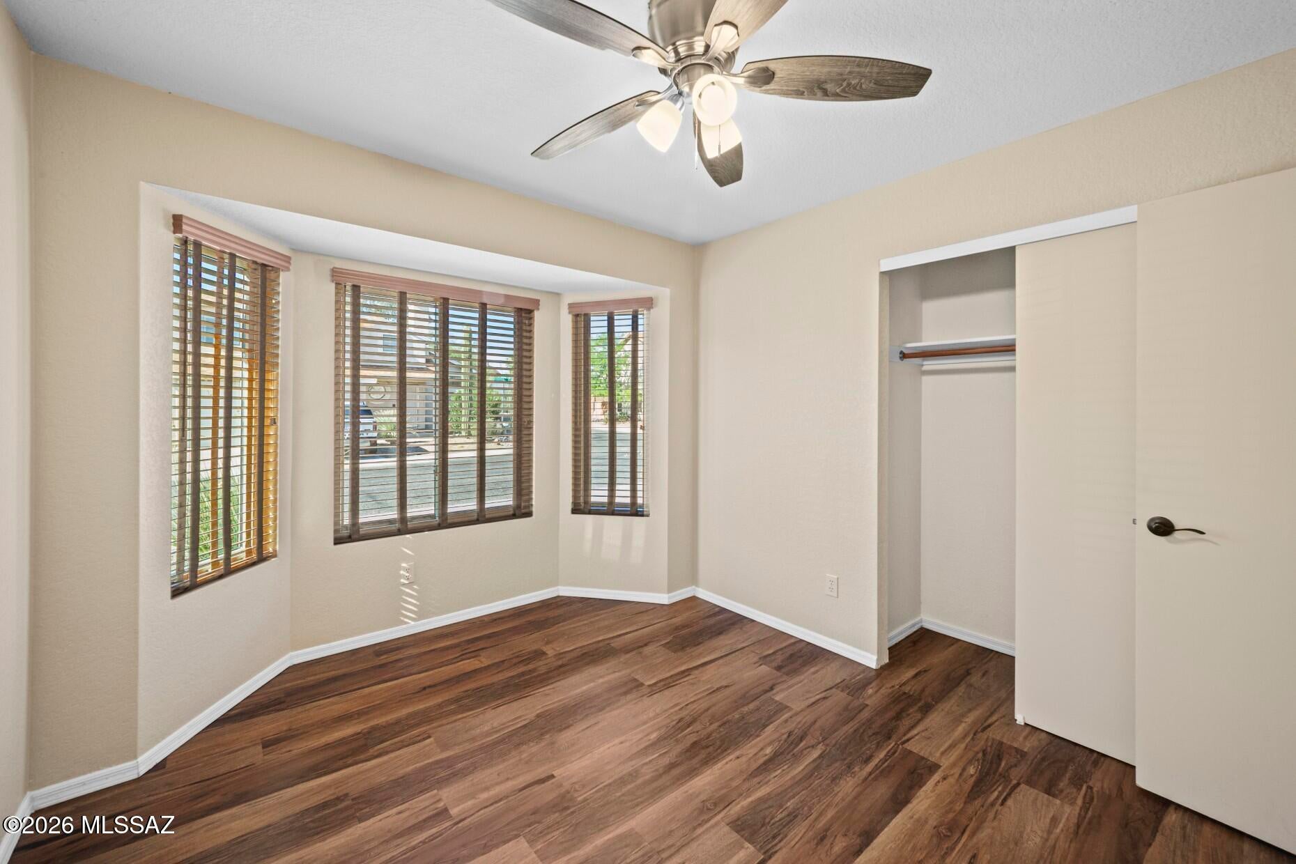 Country Club(1-221) - Residential Lease