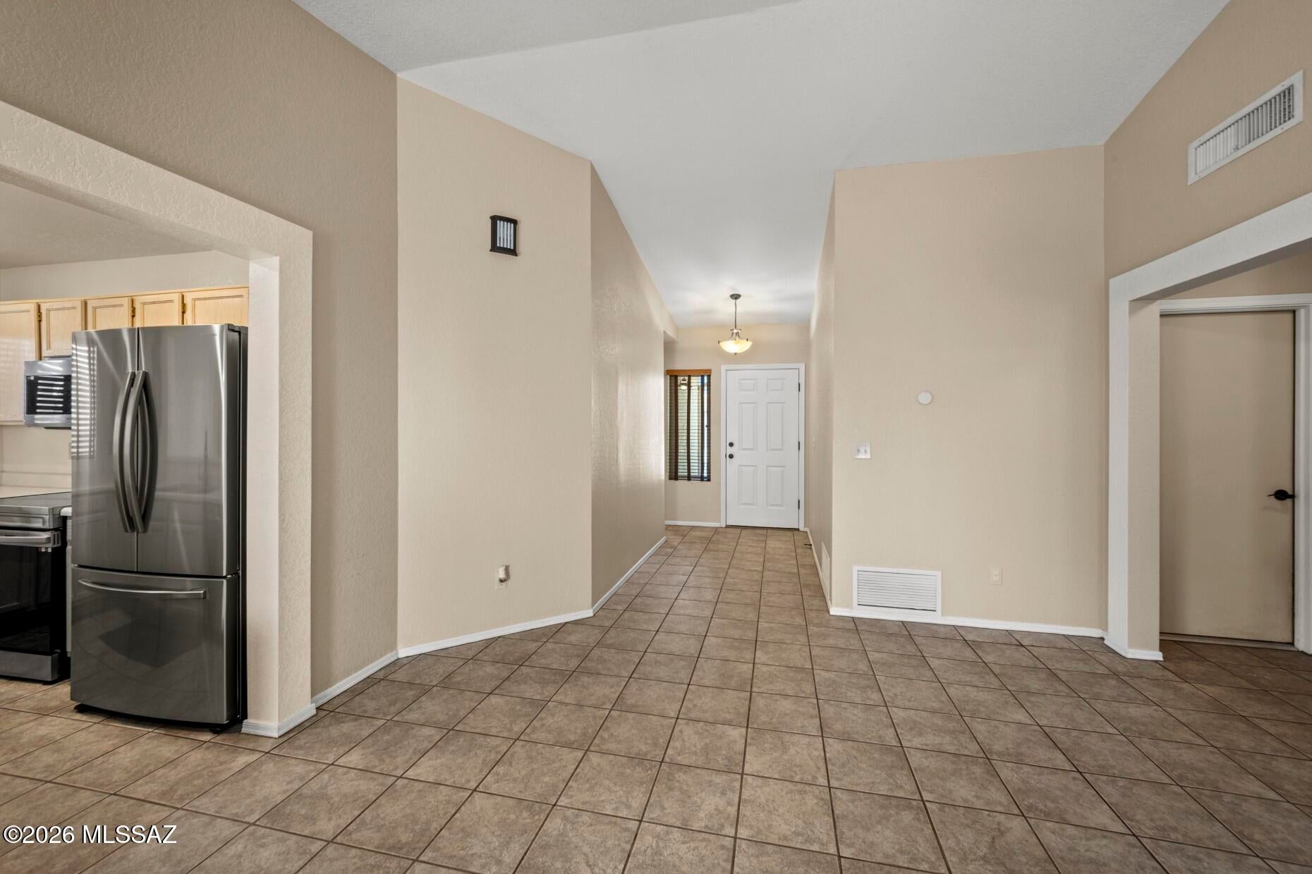 Country Club(1-221) - Residential Lease