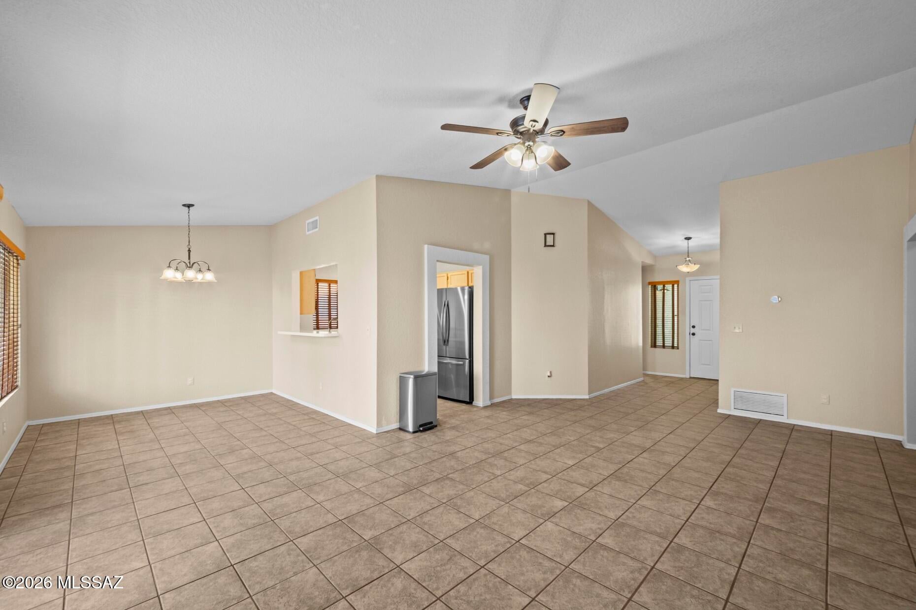 Country Club(1-221) - Residential Lease