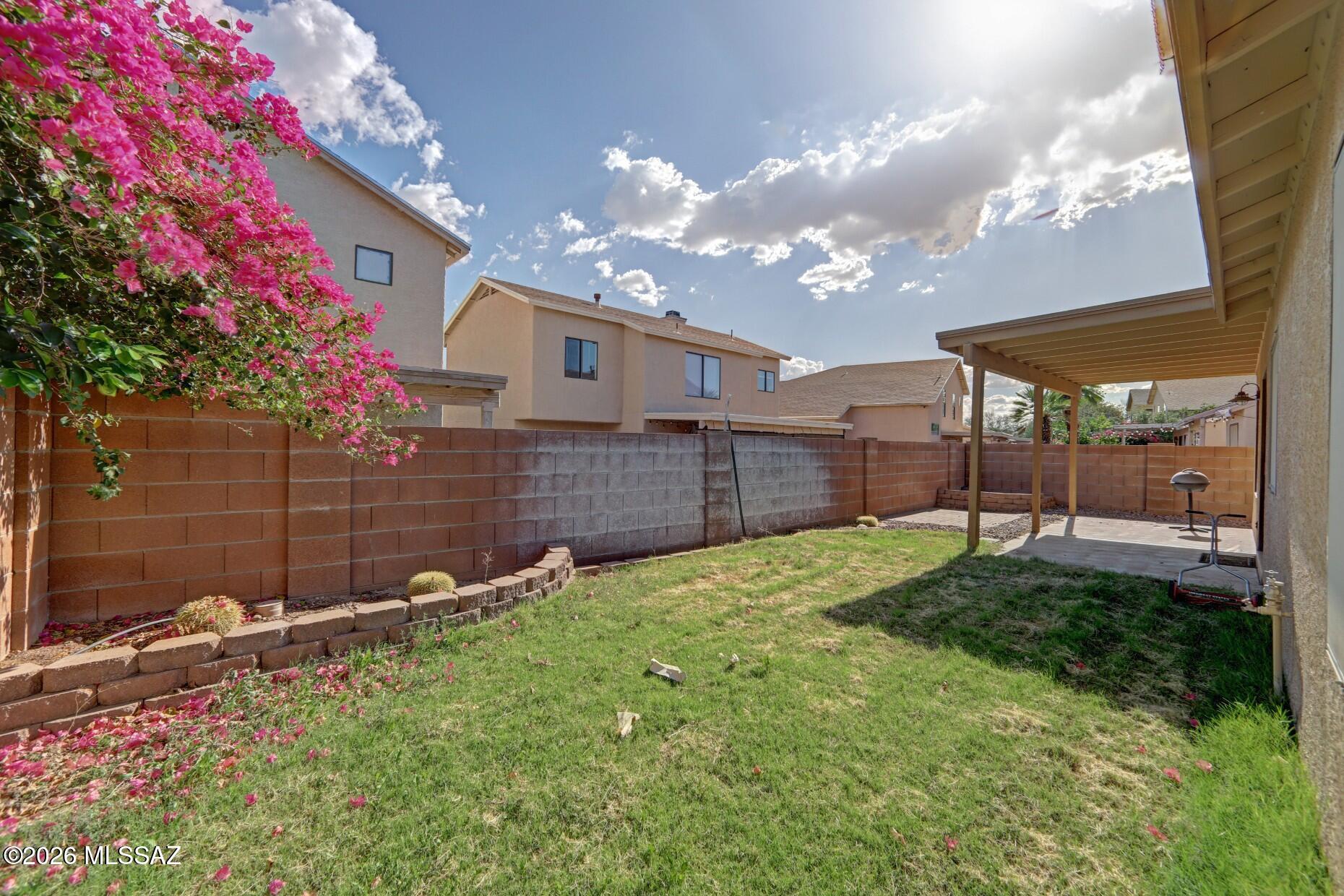 Country Club(1-221) - Residential Lease