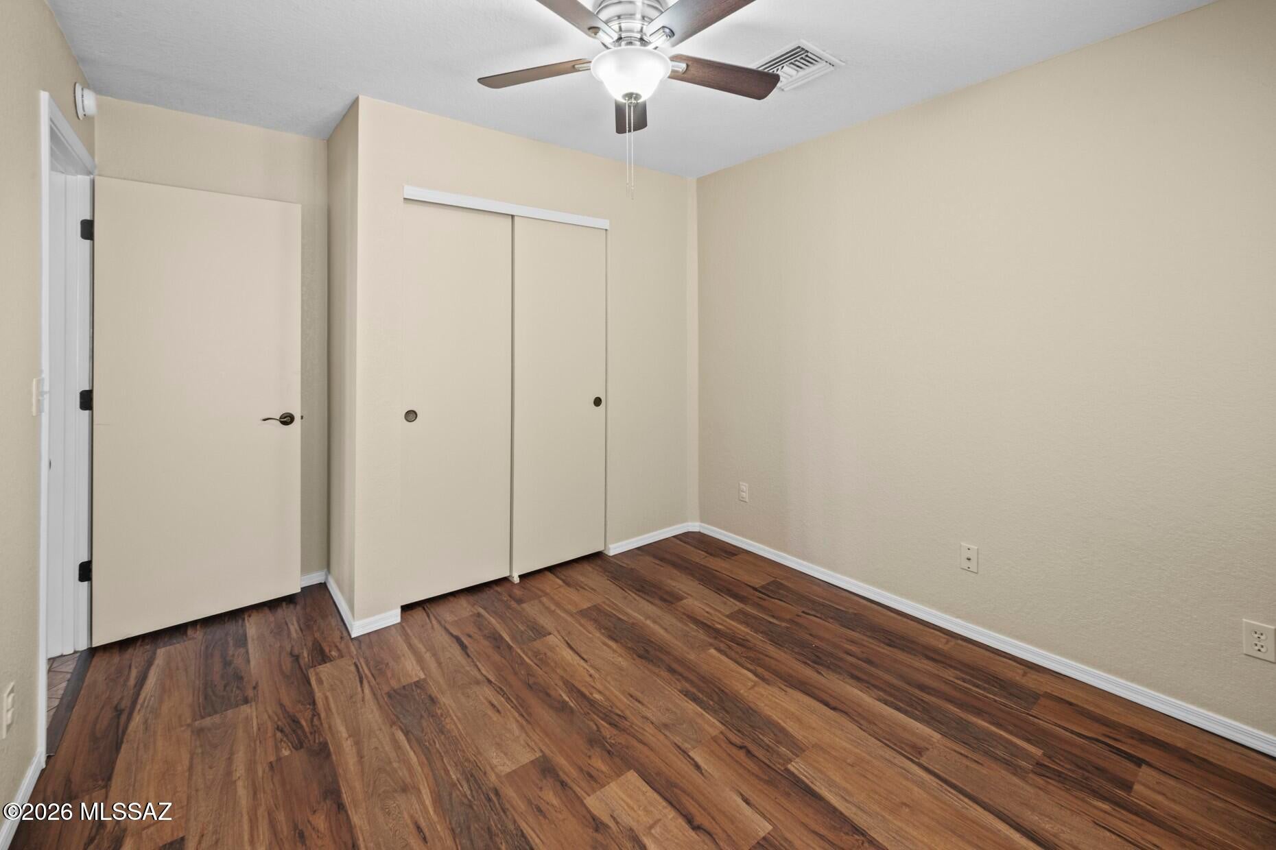 Country Club(1-221) - Residential Lease
