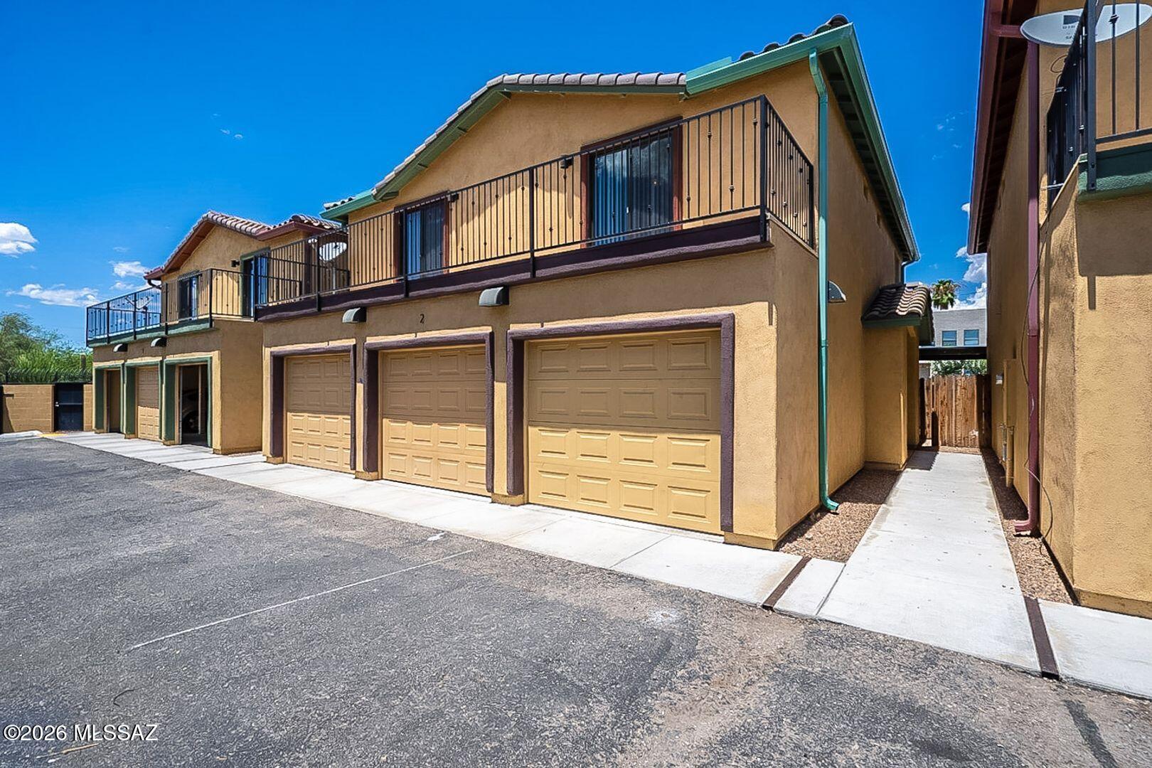 50 % off first month's rent! THE GROVE 4 bd/4 ba units near UofA pre-leasing for August 2026!
This is a 4 bed, 4 bath unit in a complex of 7 units. If you're looking for a home that provides the ultimate comfort and security, look no further! 4bd/4.5 bth homes that sit in a private gated community enclosed by a wrought iron automatic fence; only residents have access. This community is conveniently close to the UofA and heart of down town Tucson. These highly desirable units feature a fully equipped kitchens, open floor plans, full laundry rooms, and private yards. Private balconies and 3 car garages. Community hot tub and large pool inside gated complex. What more could you possibly want?!