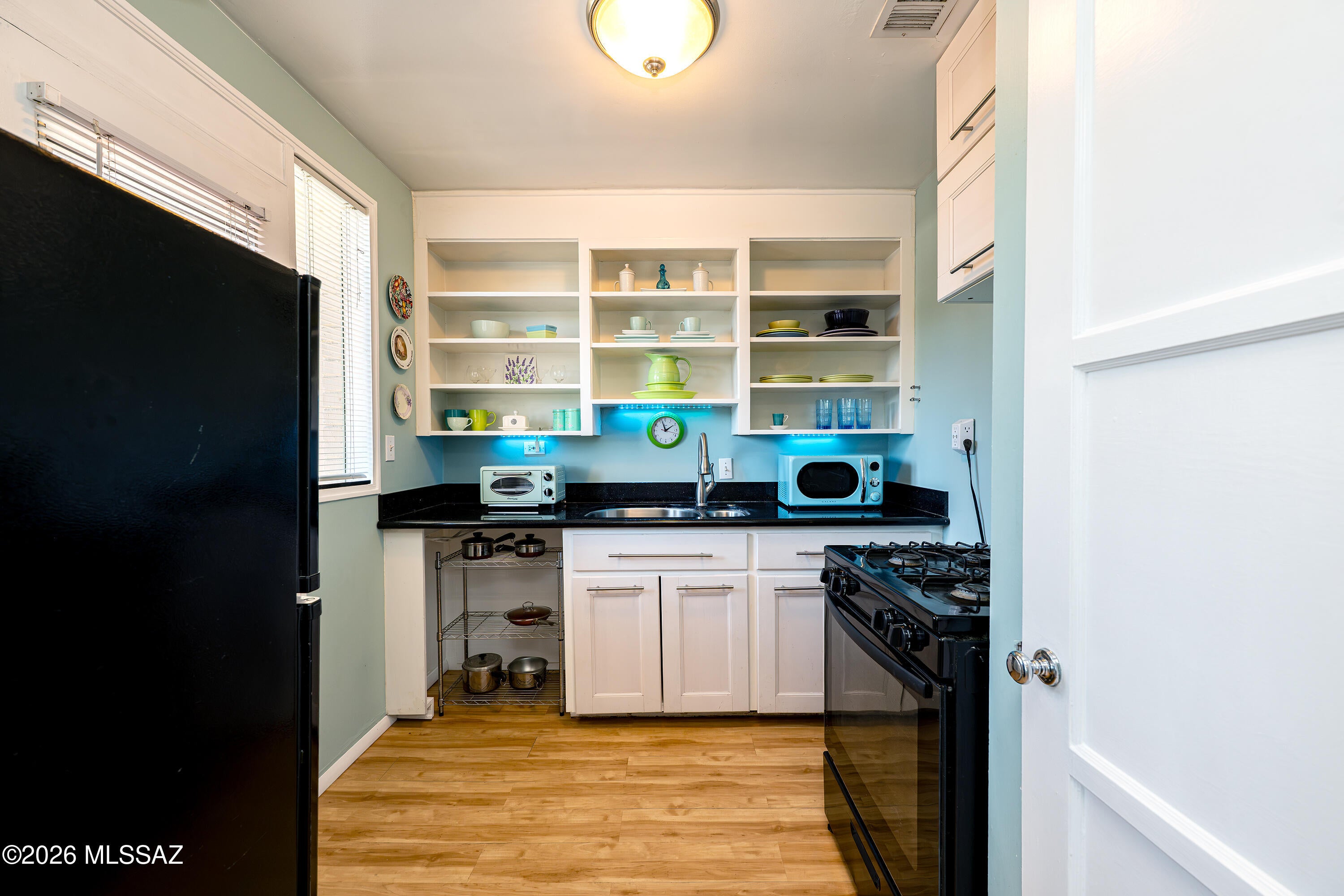 Country Club Manor Condos (1-51) - Residential