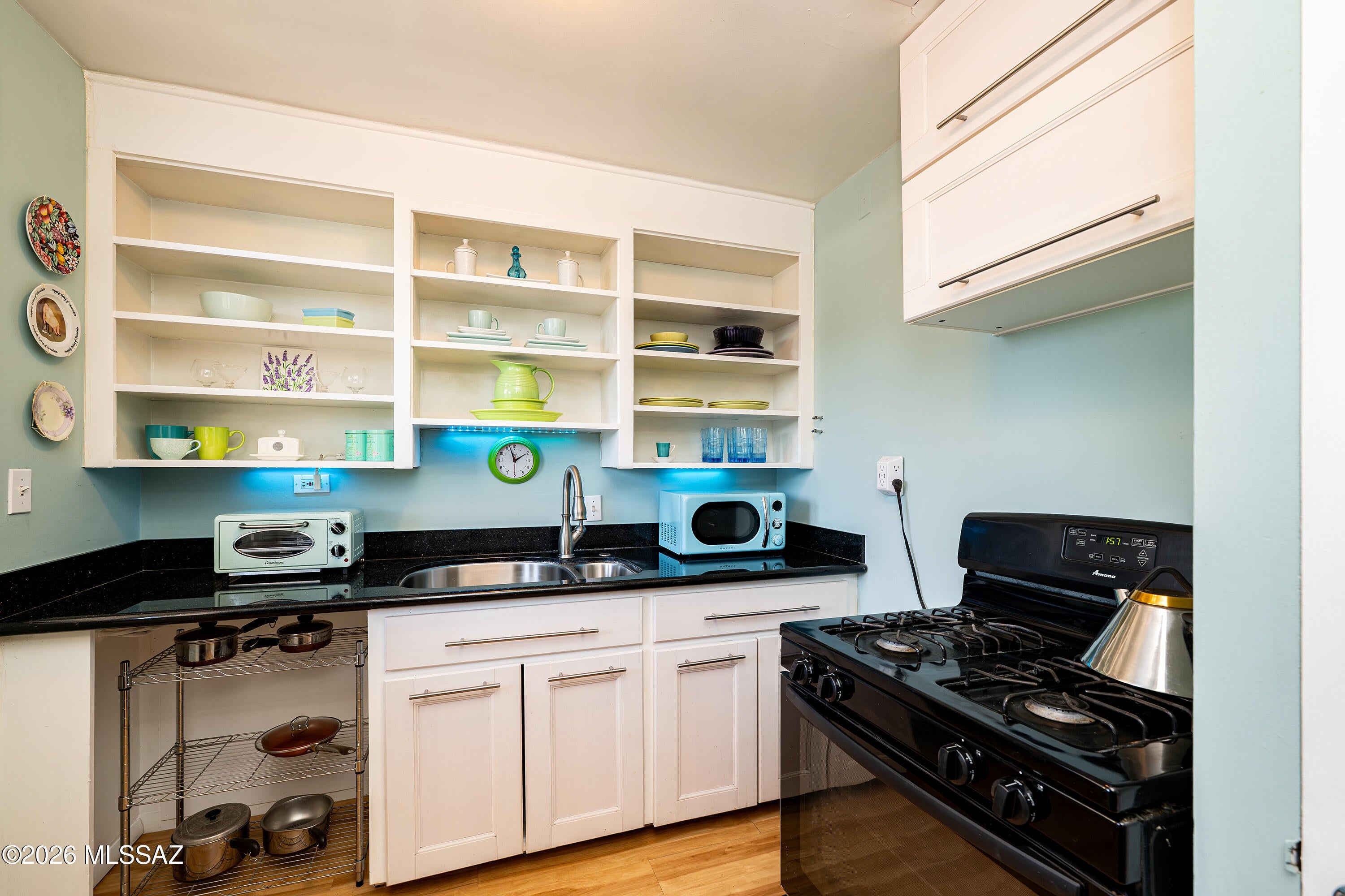 Country Club Manor Condos (1-51) - Residential