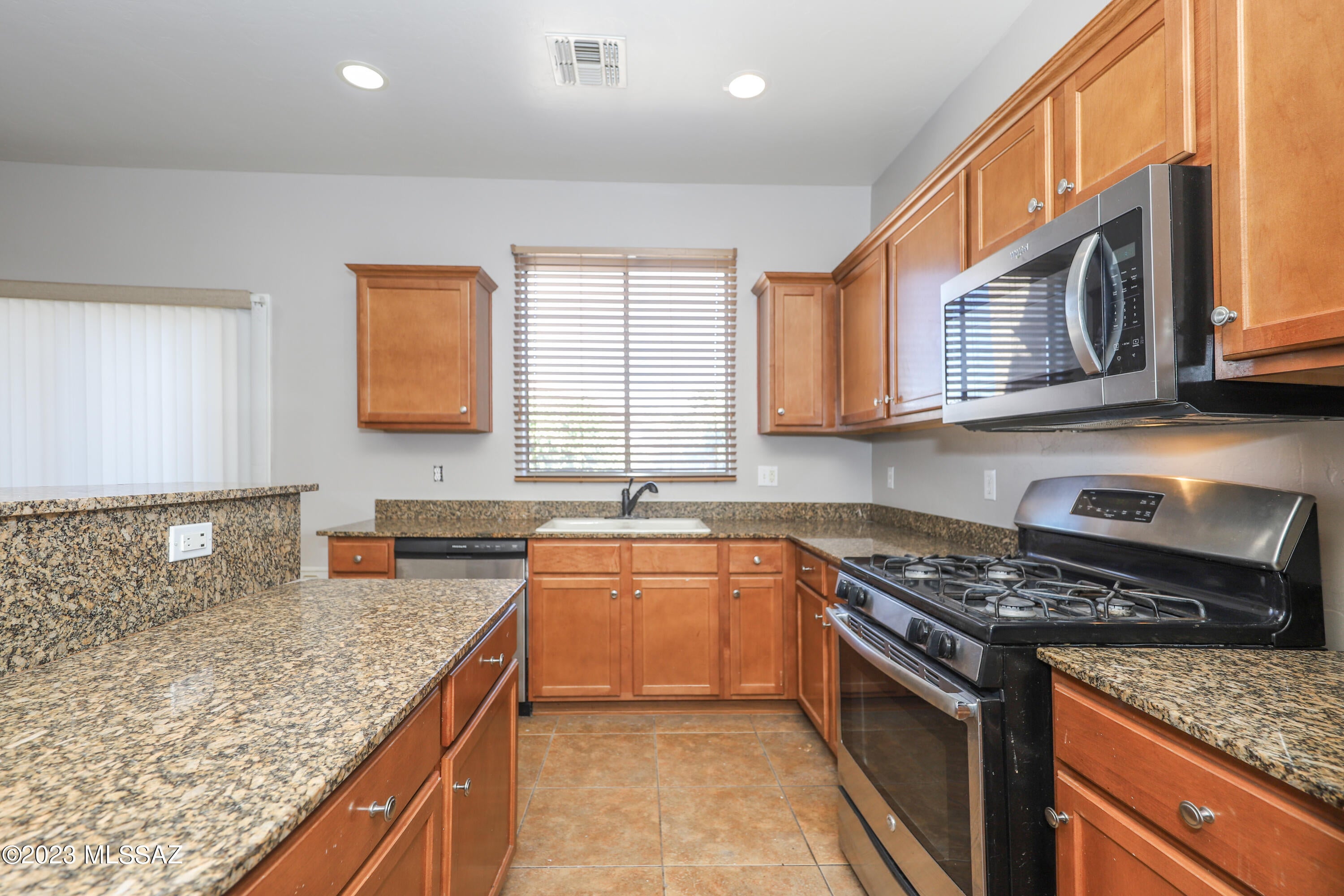 Rancho Del Lago (1-100) - Residential Lease