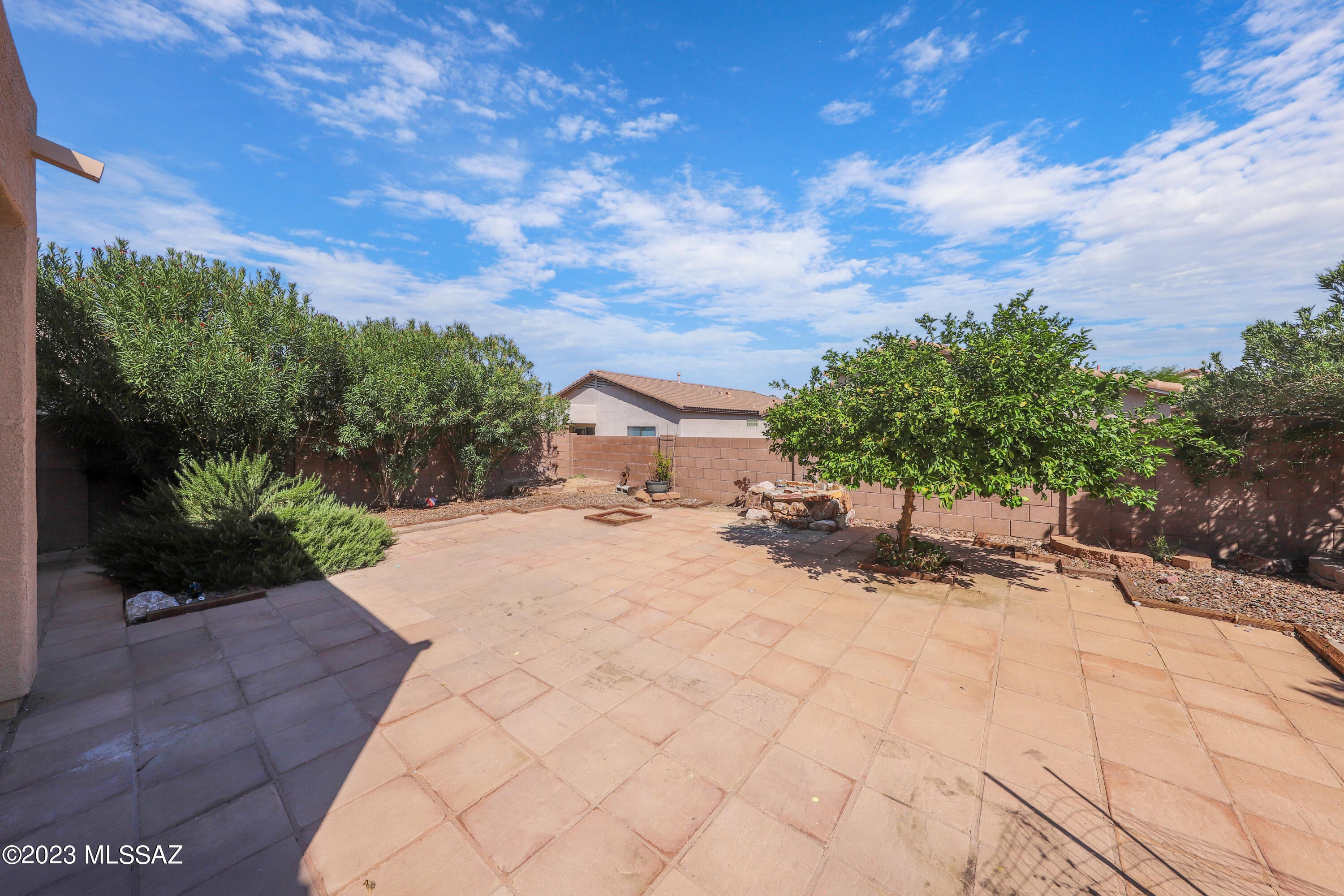 Rancho Del Lago (1-100) - Residential Lease