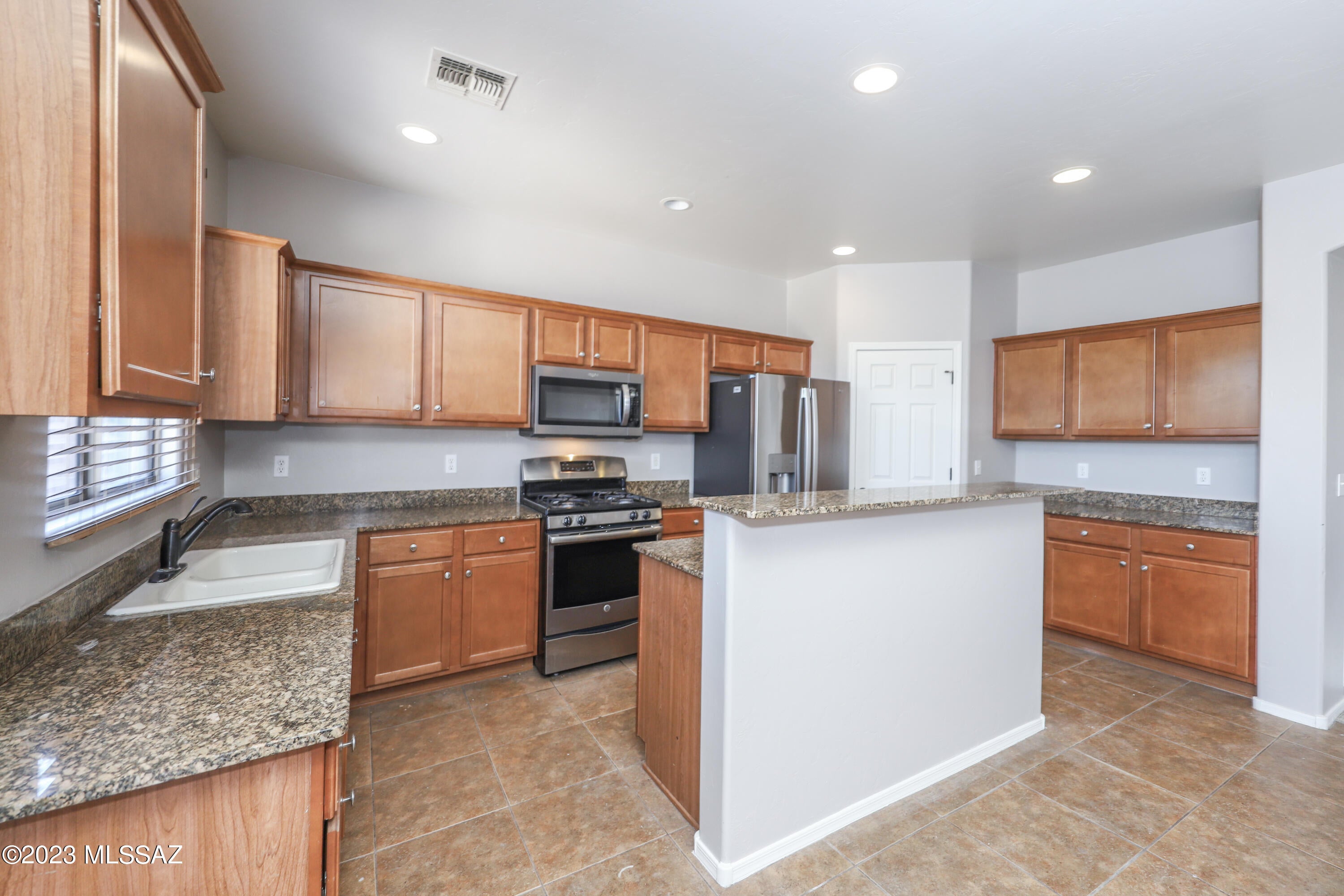Rancho Del Lago (1-100) - Residential Lease