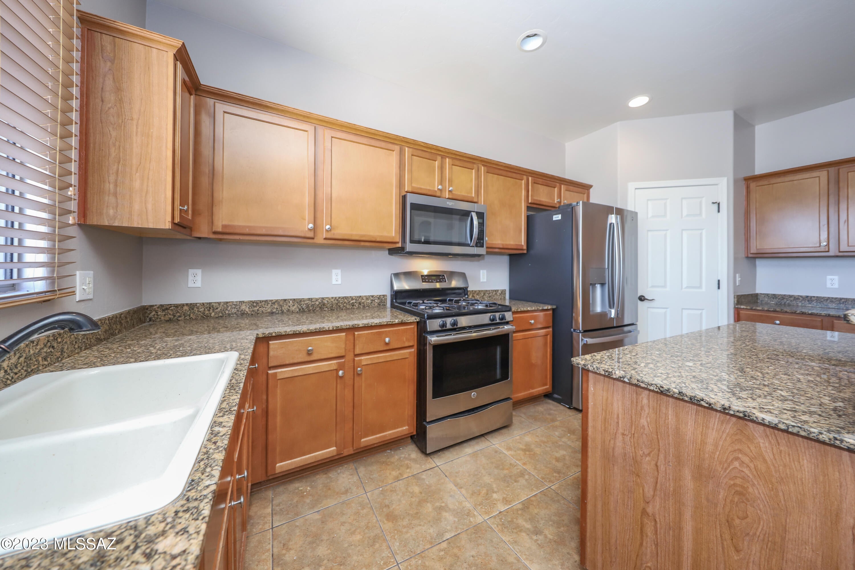Rancho Del Lago (1-100) - Residential Lease