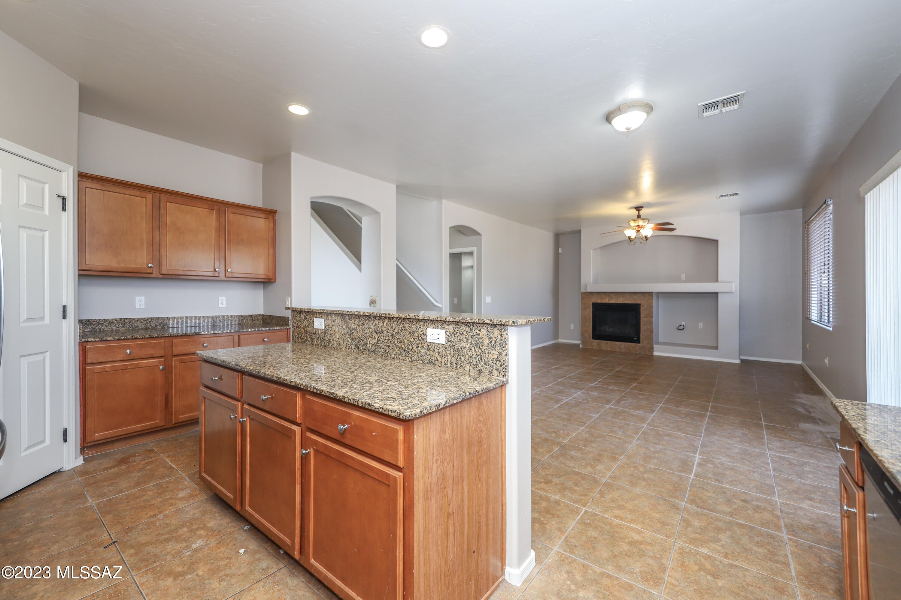 Rancho Del Lago (1-100) - Residential Lease