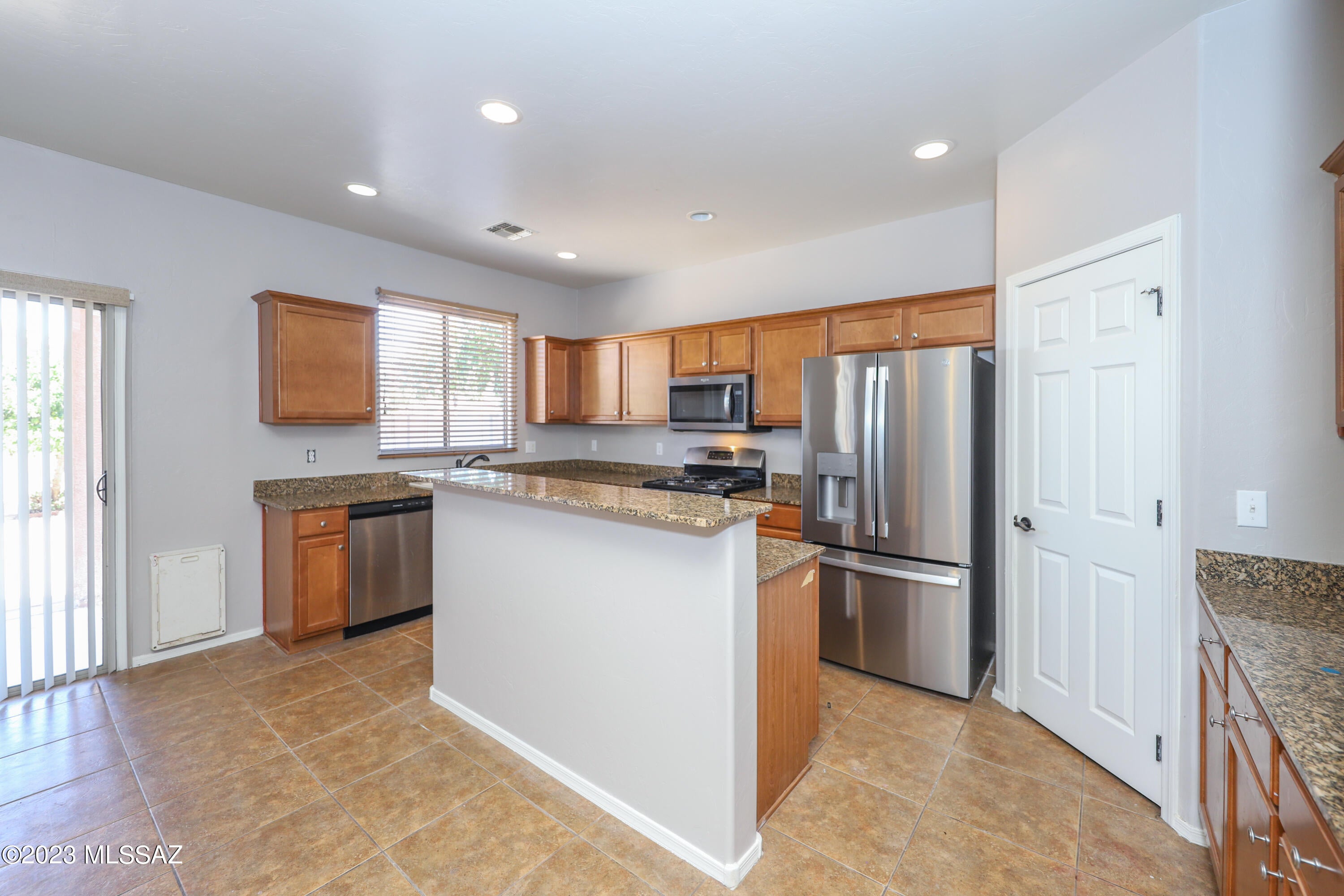 Rancho Del Lago (1-100) - Residential Lease