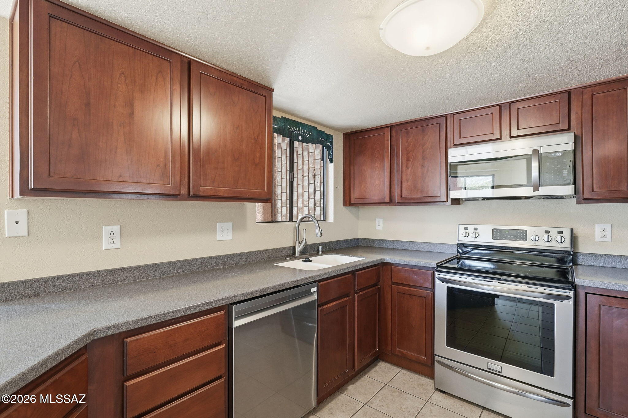 Ventana Vista Condominiums - Residential