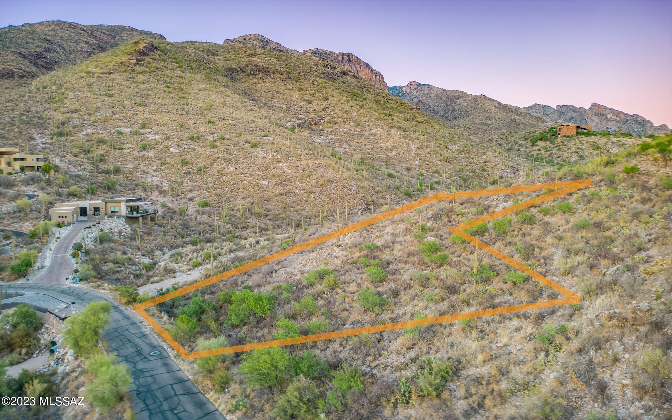 Beautiful Canyon lot in the Manned Gated community of Sin Vacas . Bring your imagination & builder to see this incredible opportunity .
Saguaros & Views make this lot special.