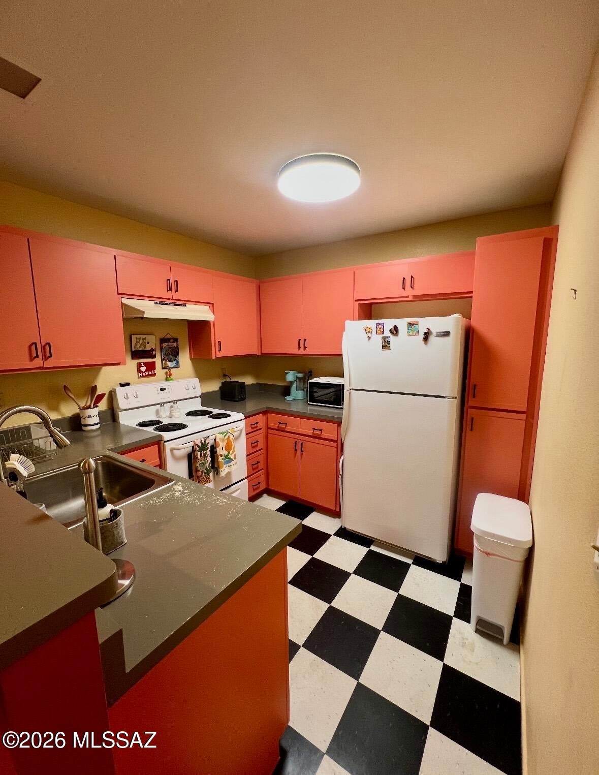 Coronado Place Condominiums II (Units 37-158) - Residential Lease