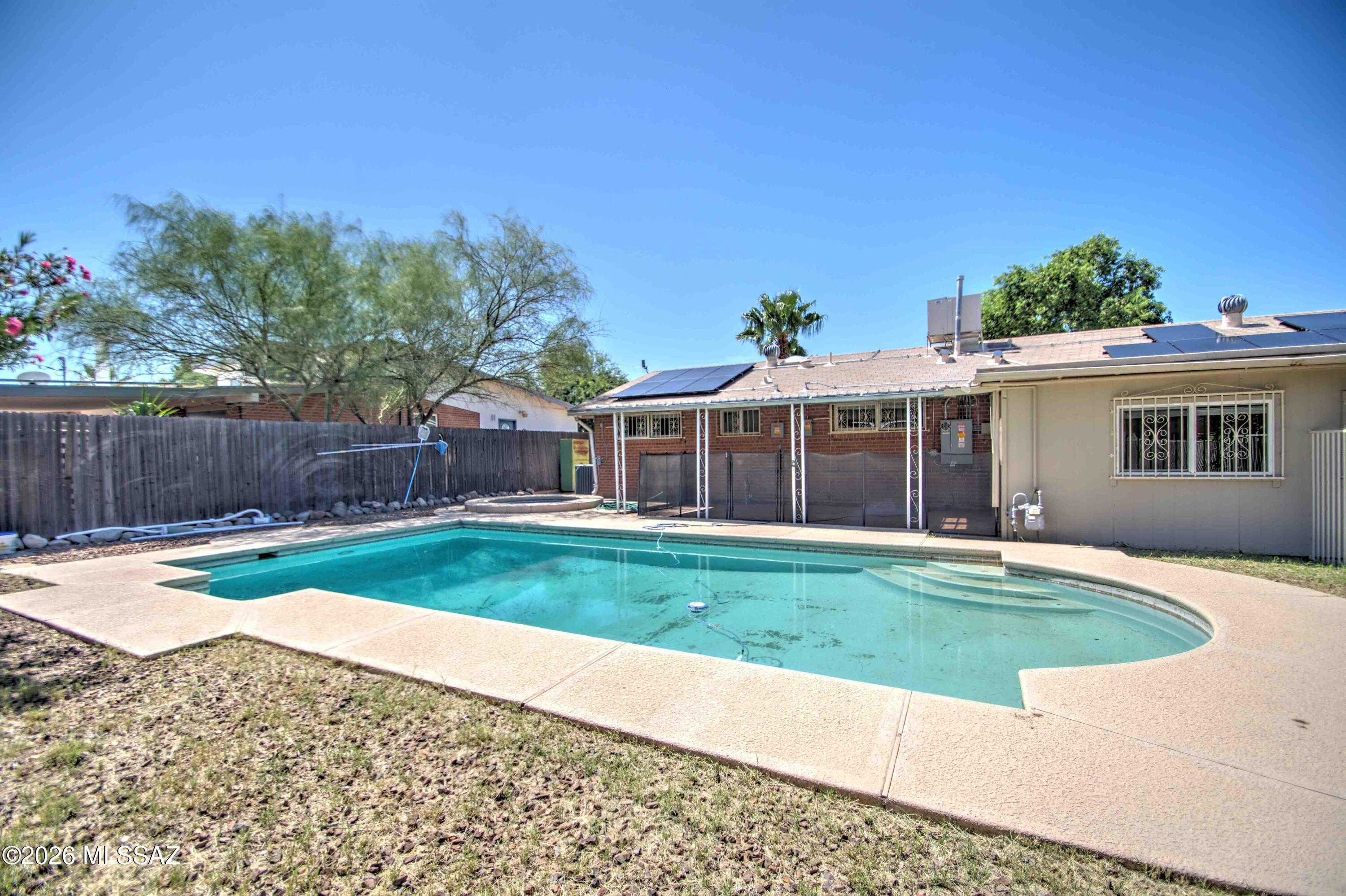 Longview Estates (194-470) - Residential