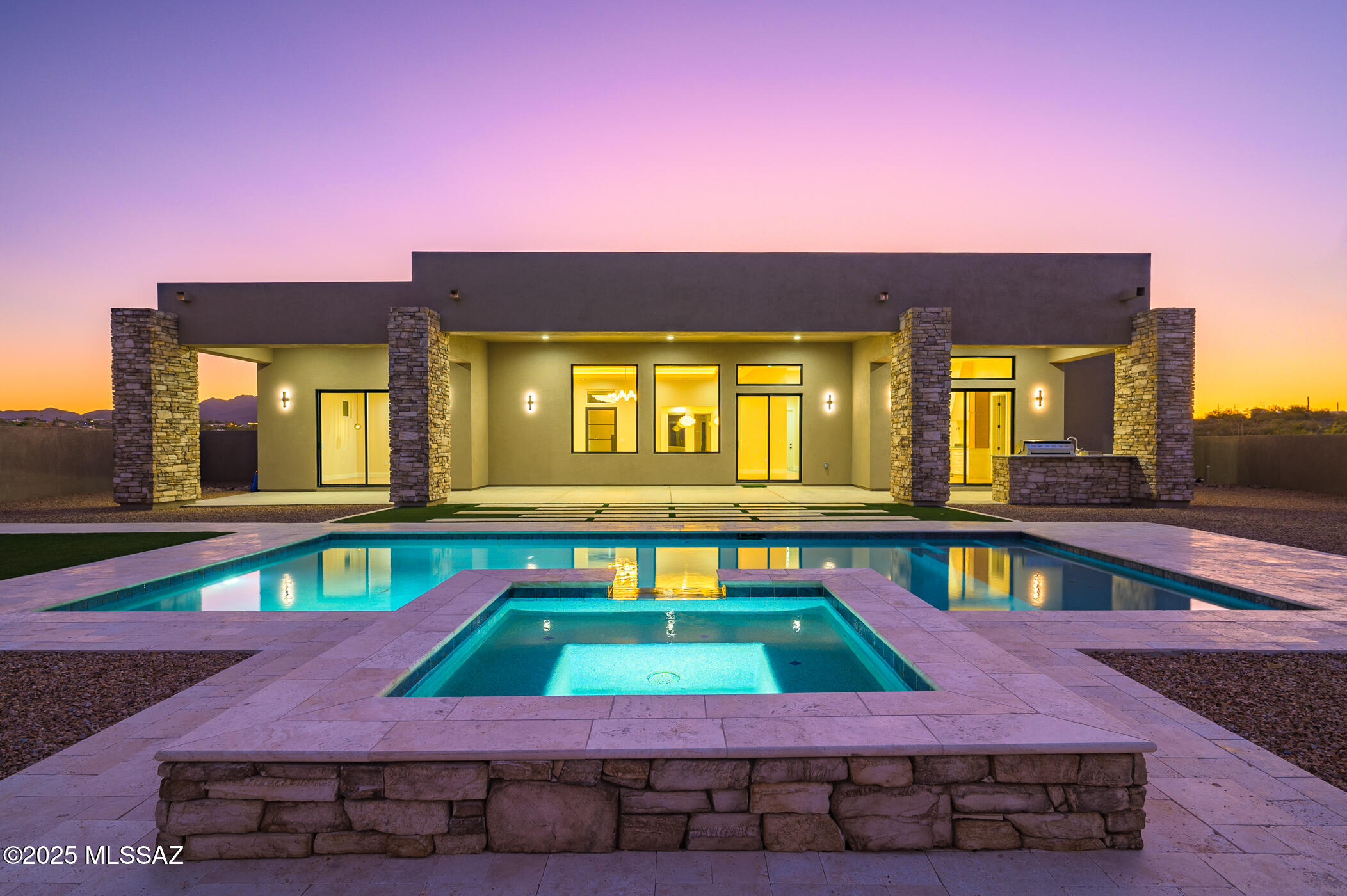 Las Rocas - Residential