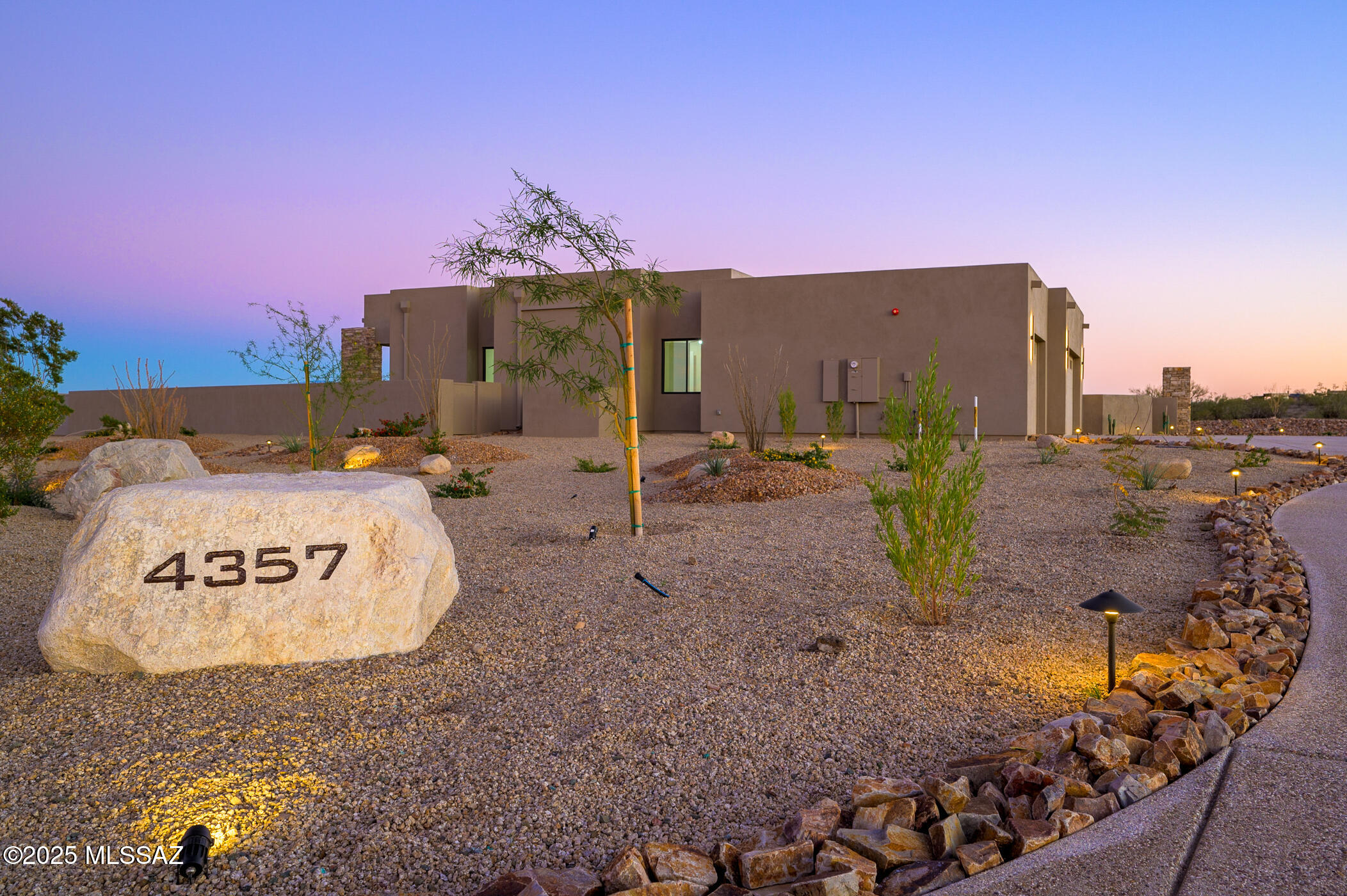 Las Rocas - Residential