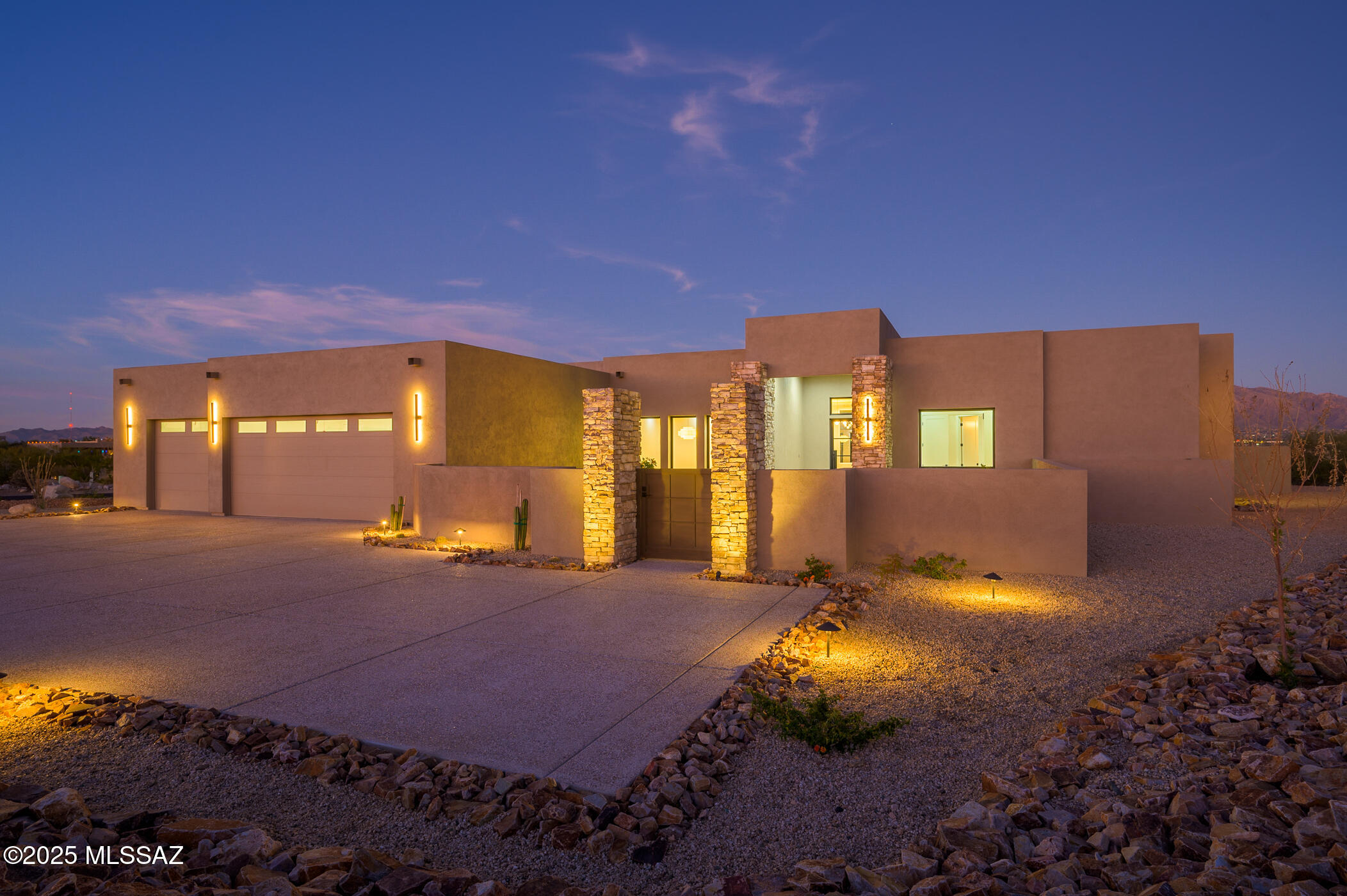 Las Rocas - Residential