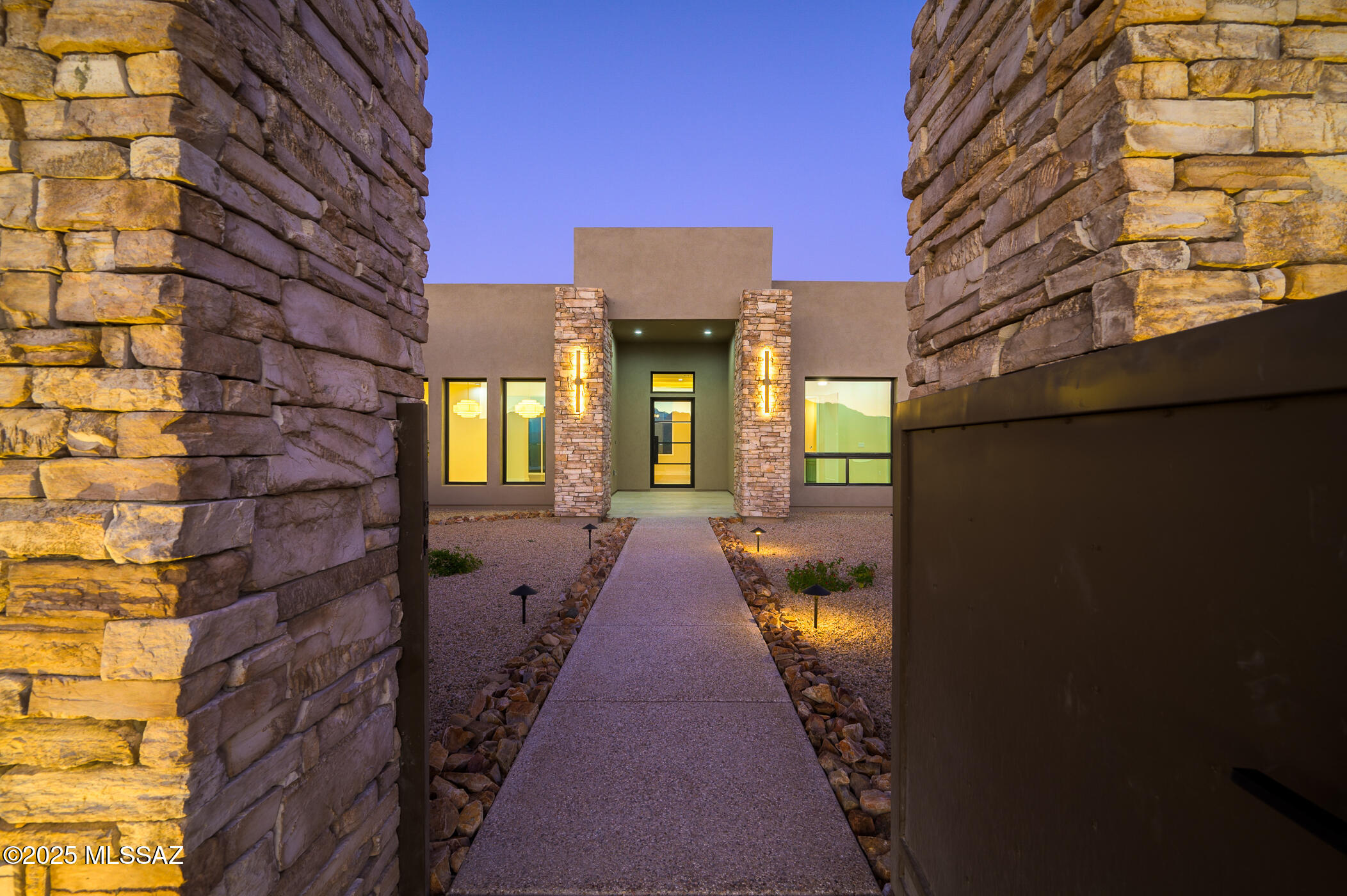 Las Rocas - Residential