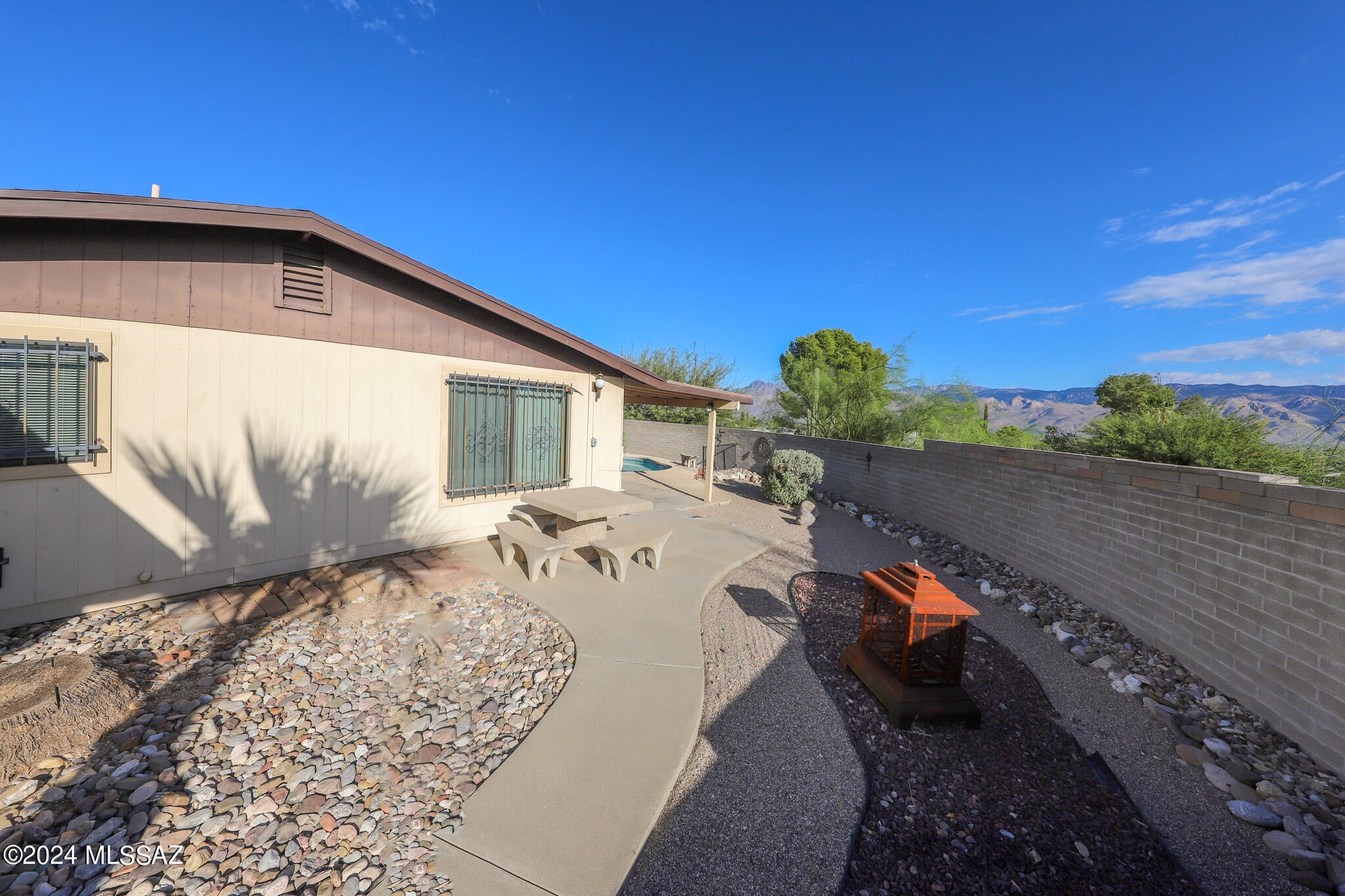 Solano Estates Unit 4 (1-98) - Residential Lease