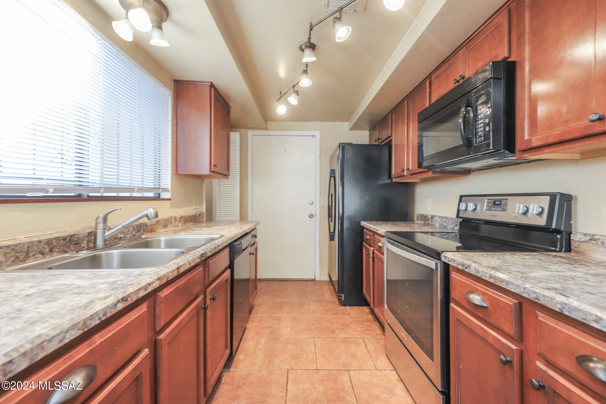 Solano Estates Unit 4 (1-98) - Residential Lease