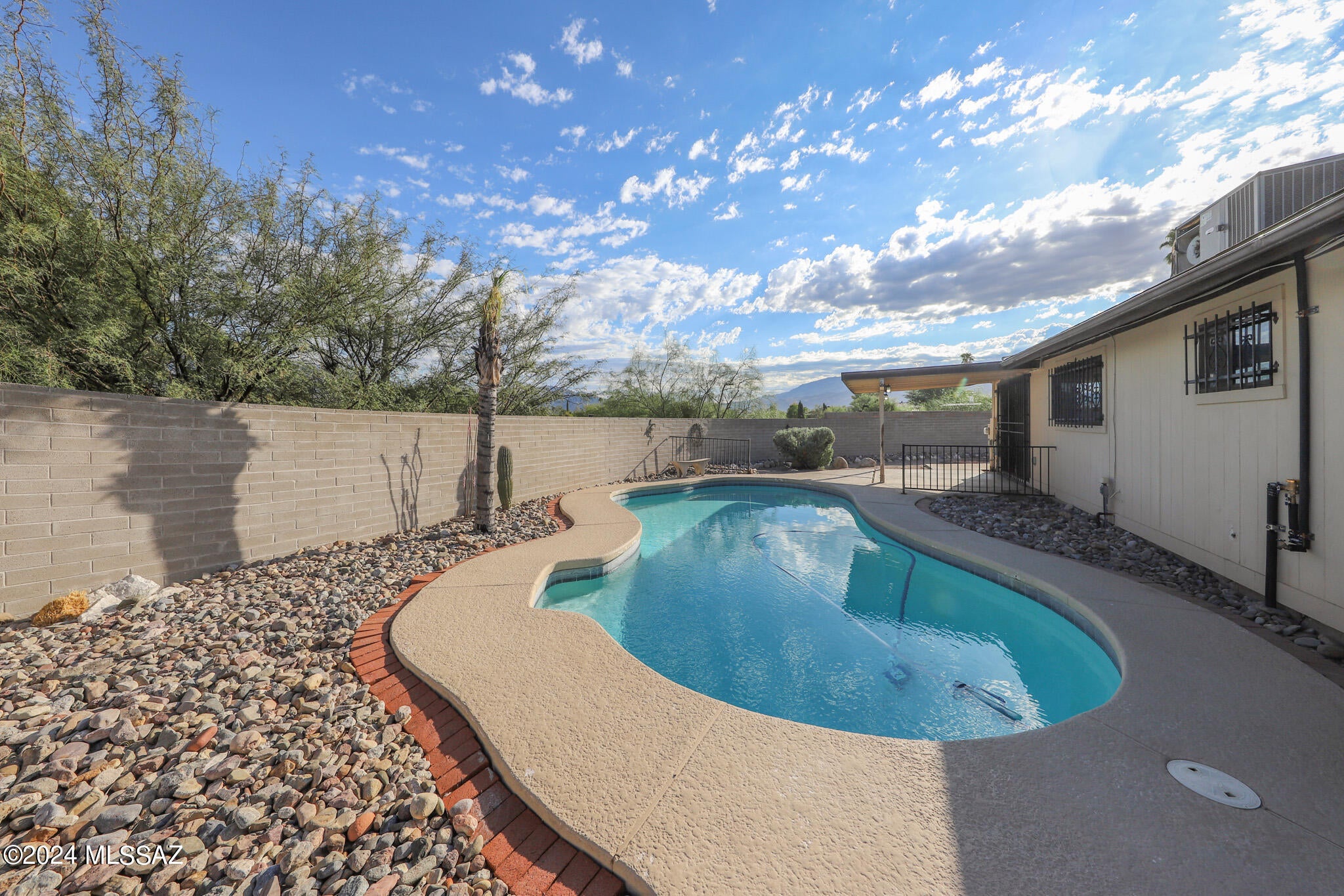 Solano Estates Unit 4 (1-98) - Residential Lease