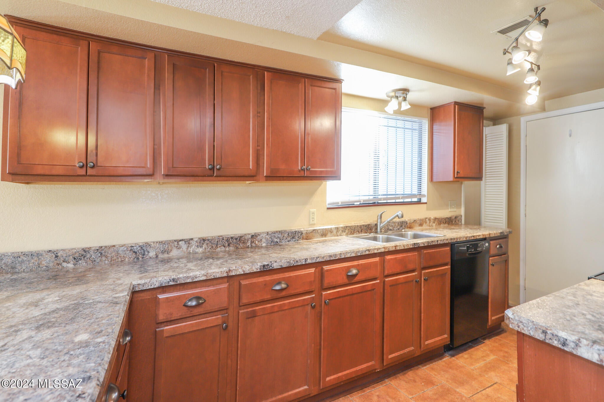 Solano Estates Unit 4 (1-98) - Residential Lease