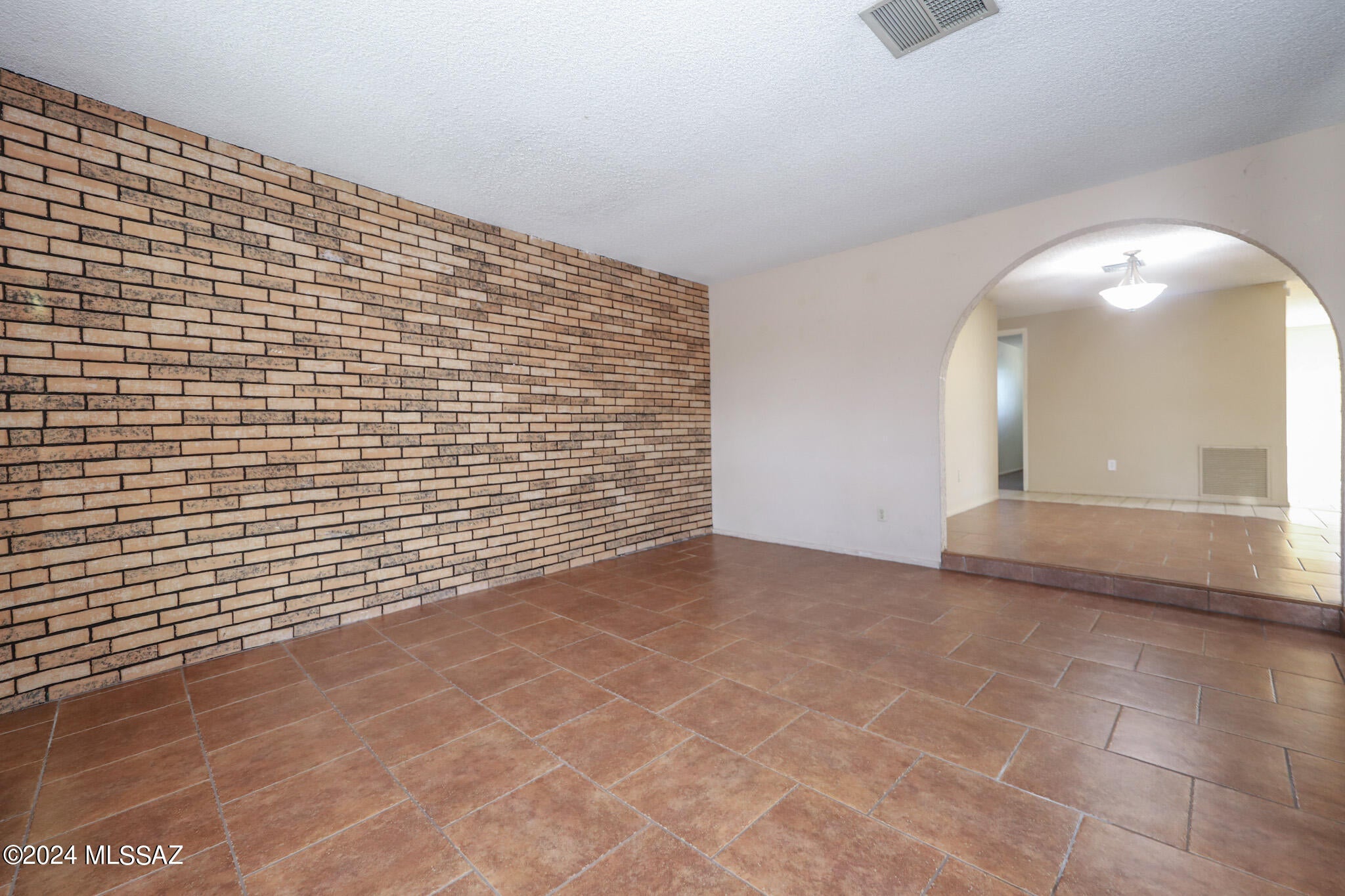 Solano Estates Unit 4 (1-98) - Residential Lease