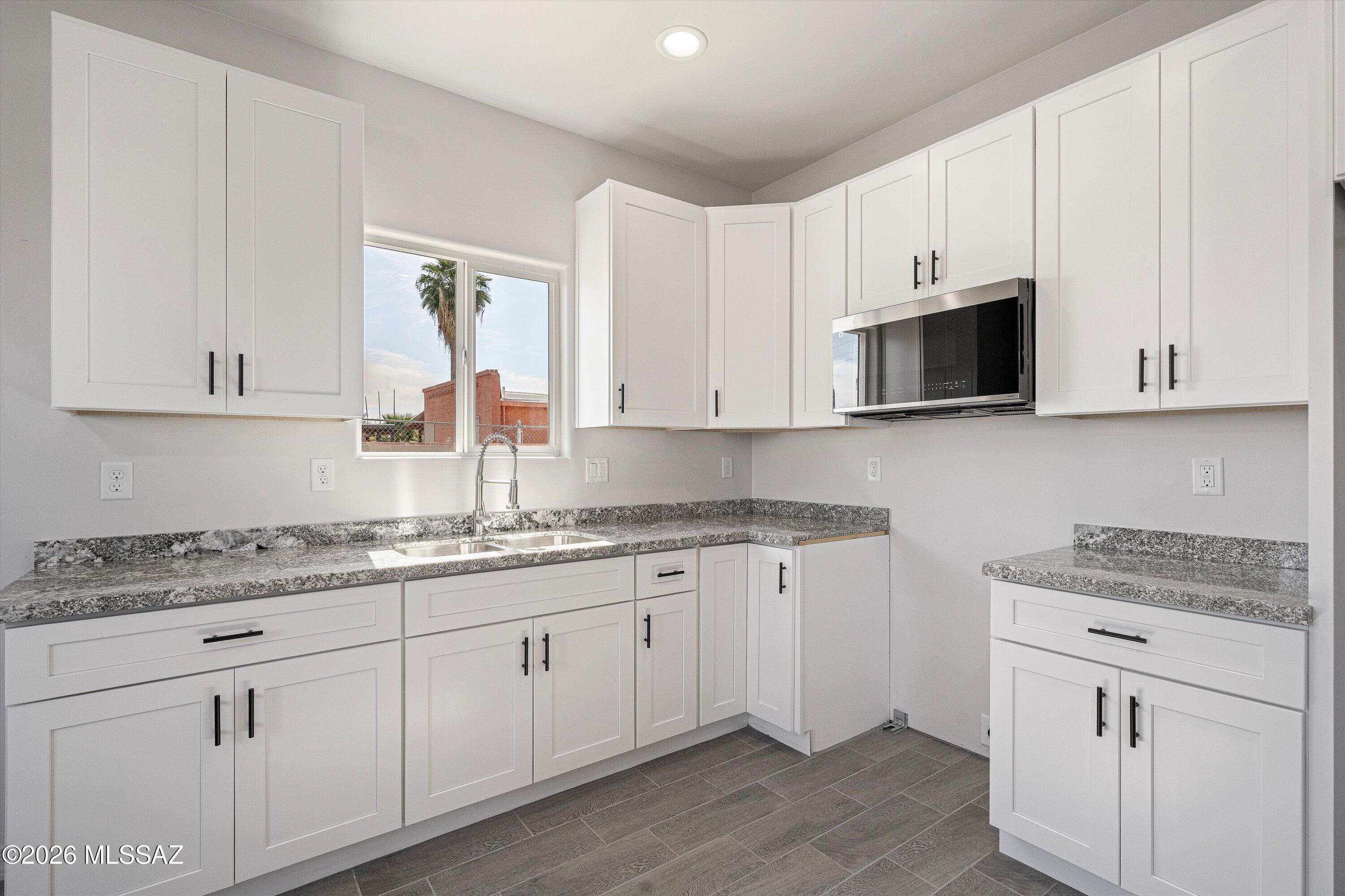 Los Ranchitos - Residential Lease