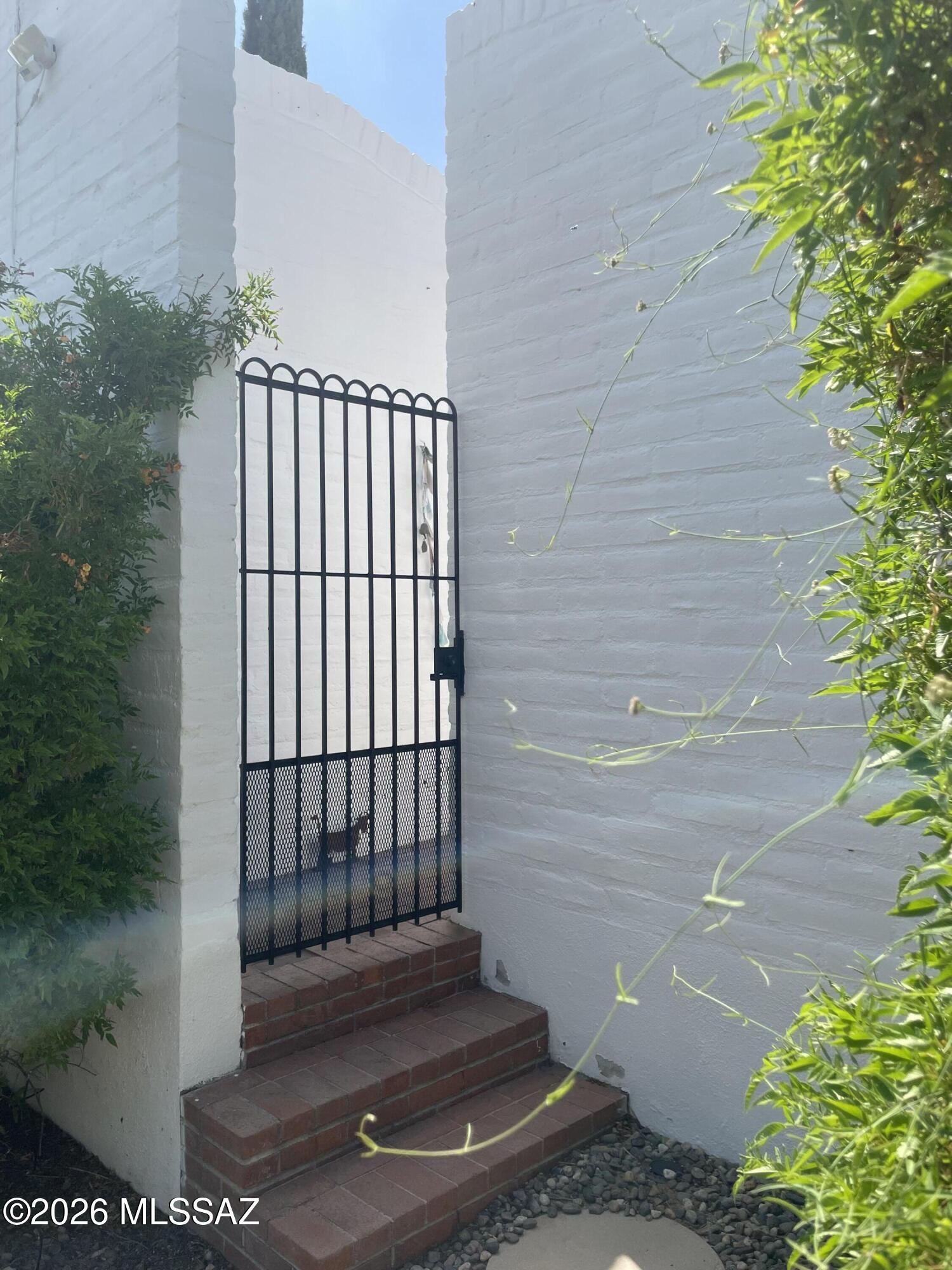 Las Lomitas (1) - Residential