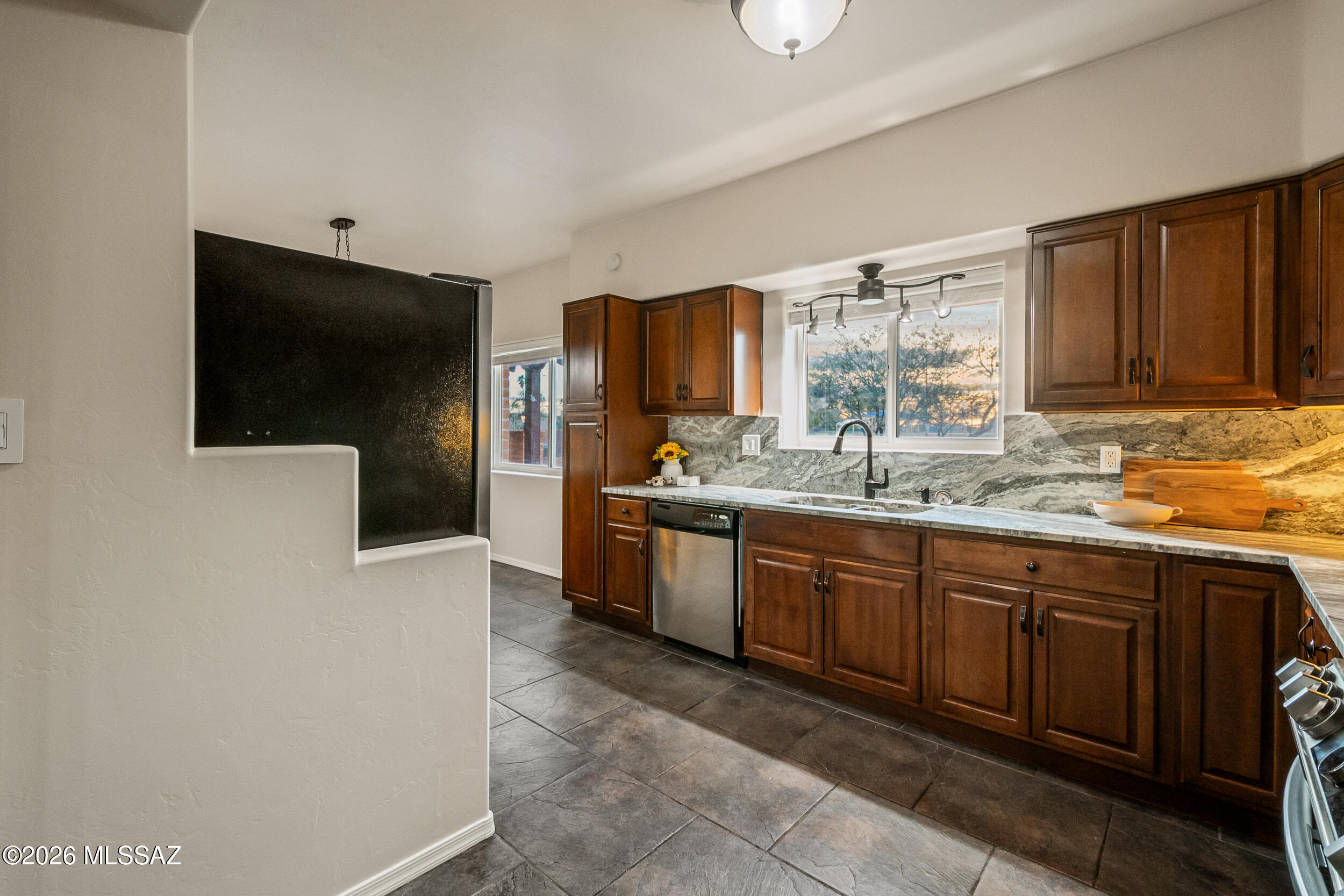 Wilshire Heights - Residential