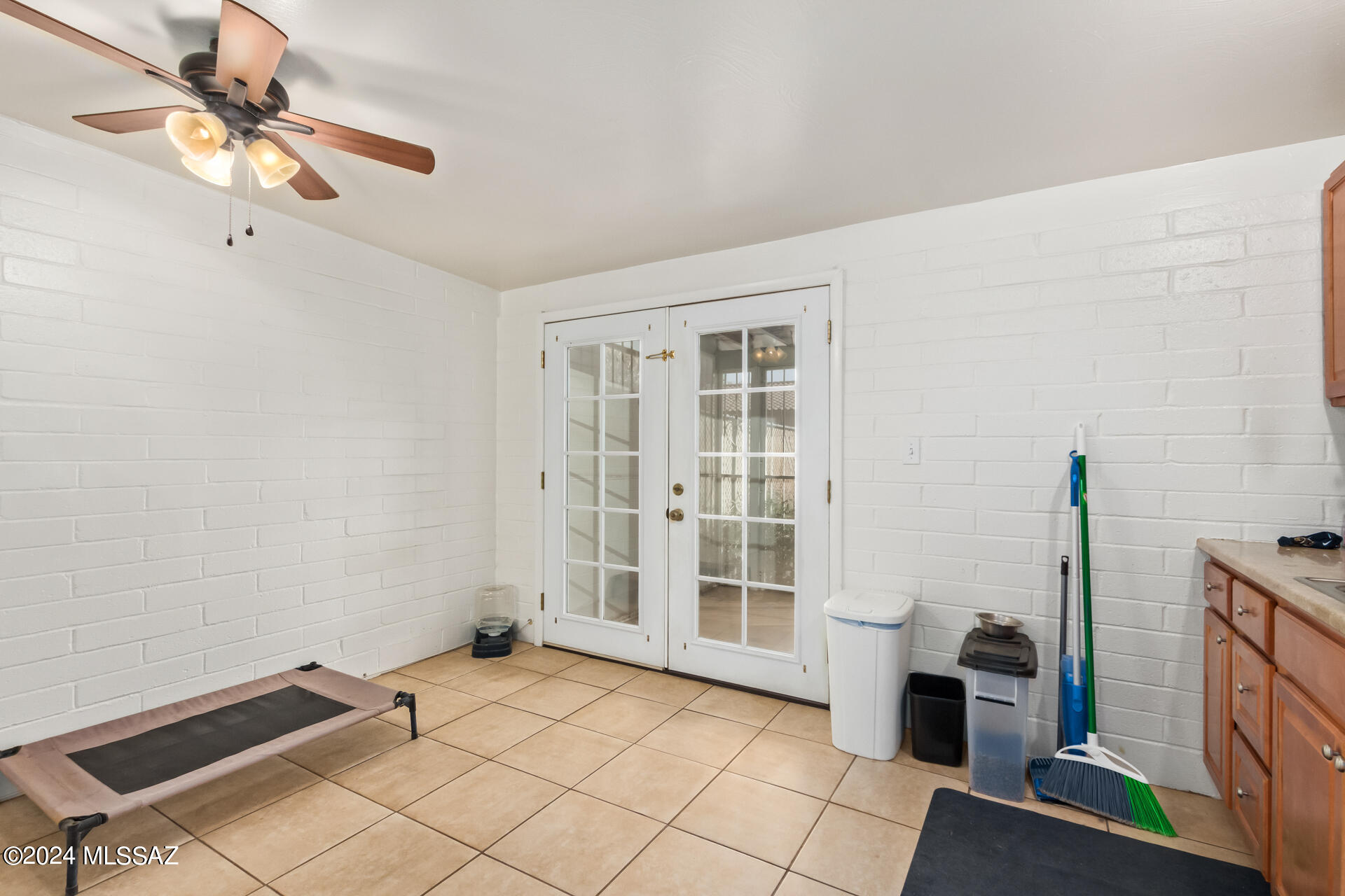 Palm Grove Clusters (186-349, 543) - Residential Lease