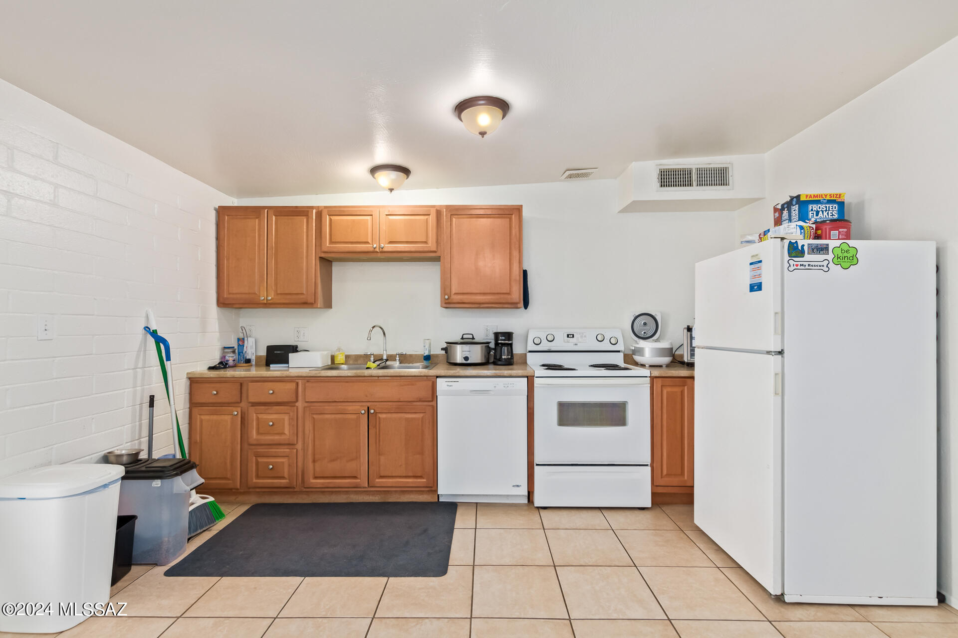 Palm Grove Clusters (186-349, 543) - Residential Lease