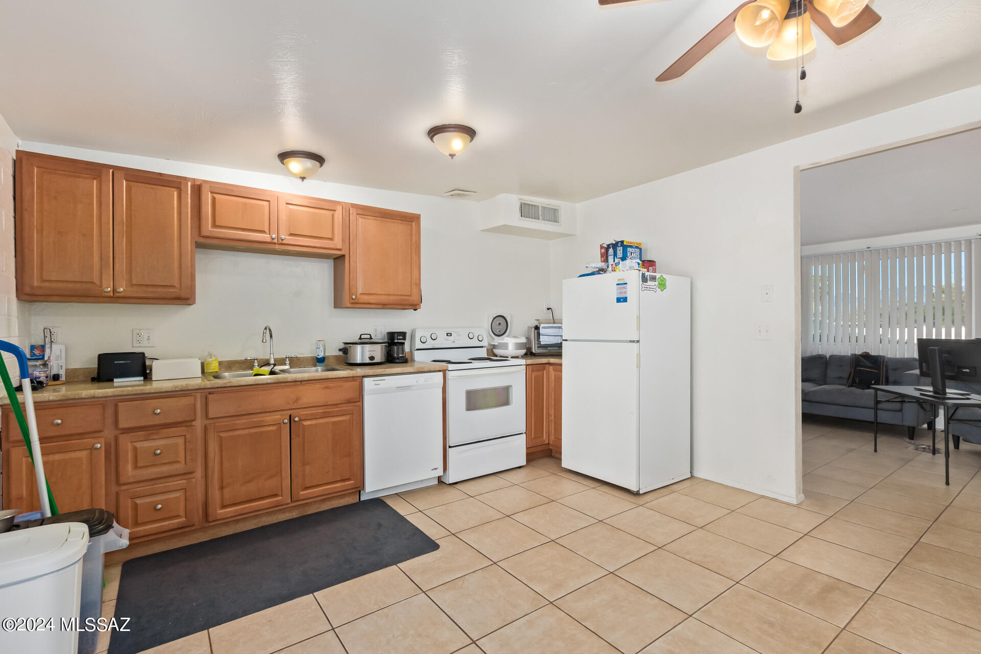 Palm Grove Clusters (186-349, 543) - Residential Lease