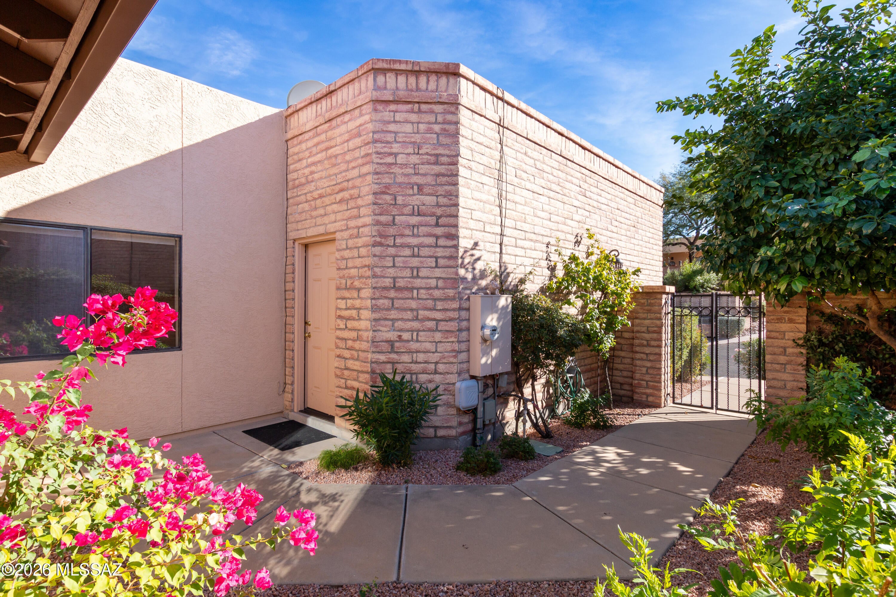 Valle Del Oro Townhomes (1-90) - Residential