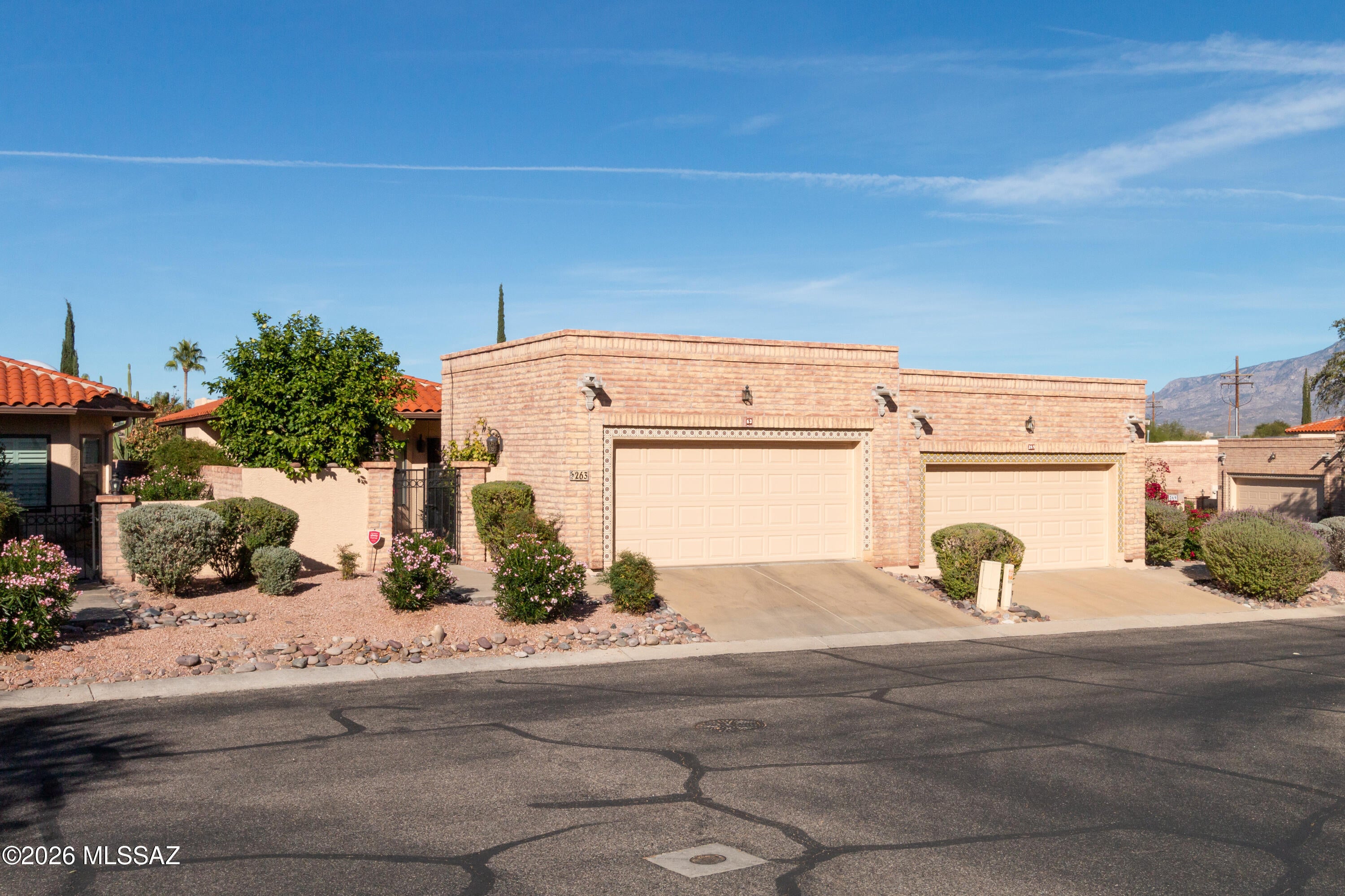 Valle Del Oro Townhomes (1-90) - Residential