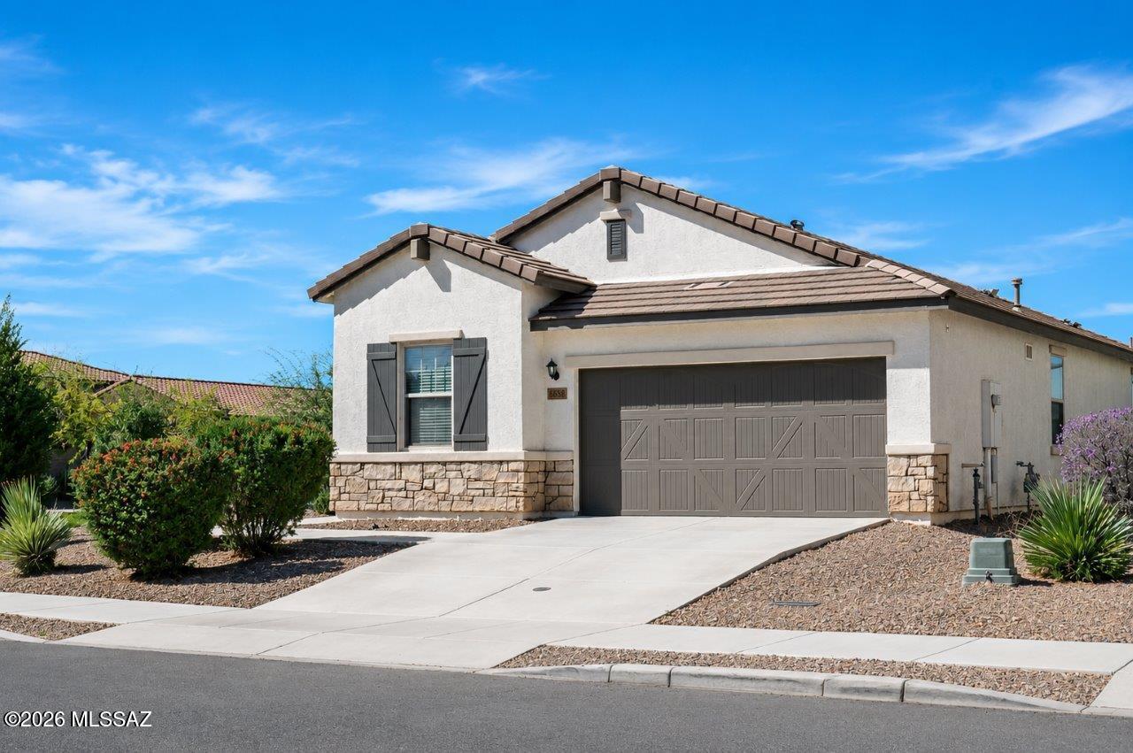 La Estancia De Tucson (1-330) - Residential Lease