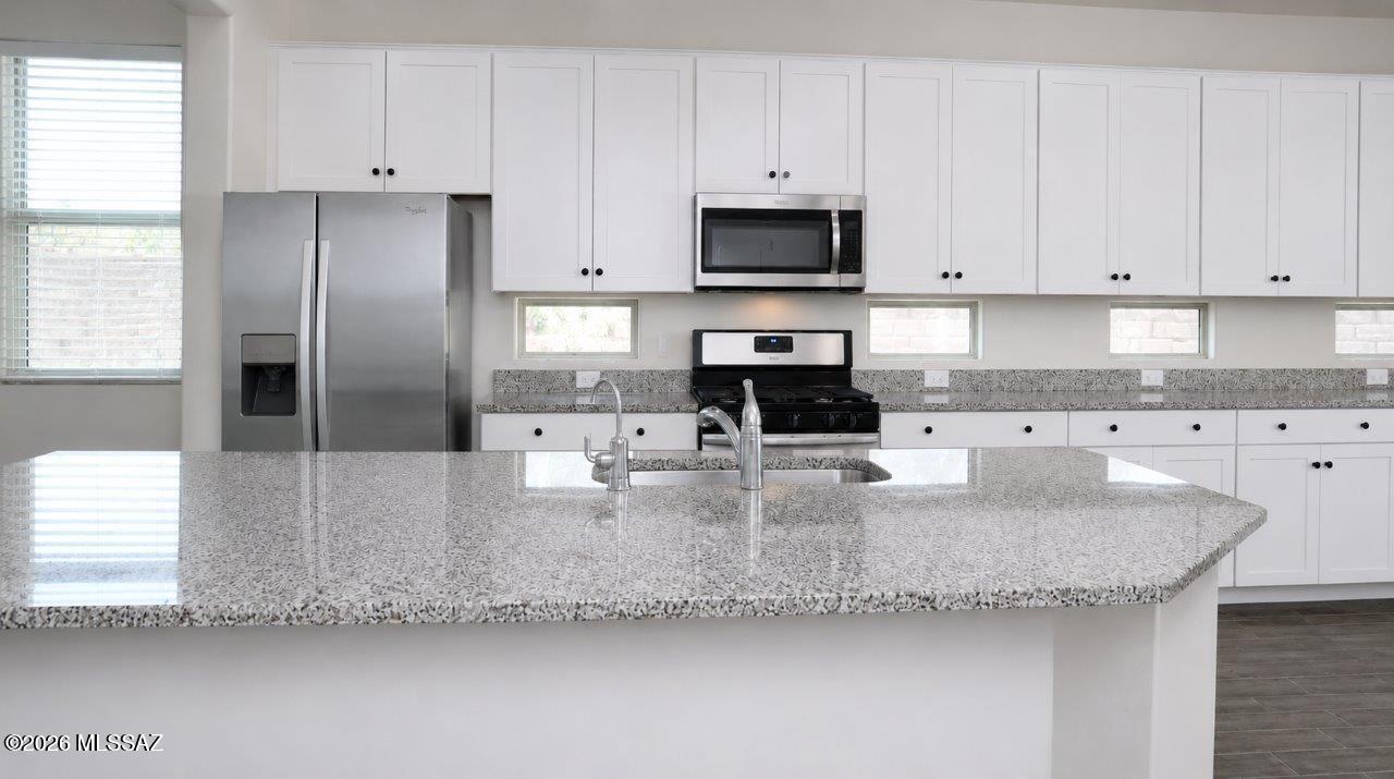 La Estancia De Tucson (1-330) - Residential Lease