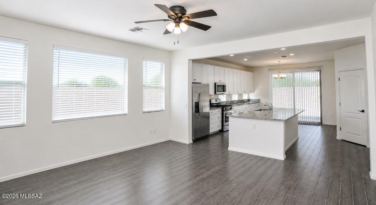 La Estancia De Tucson (1-330) - Residential Lease