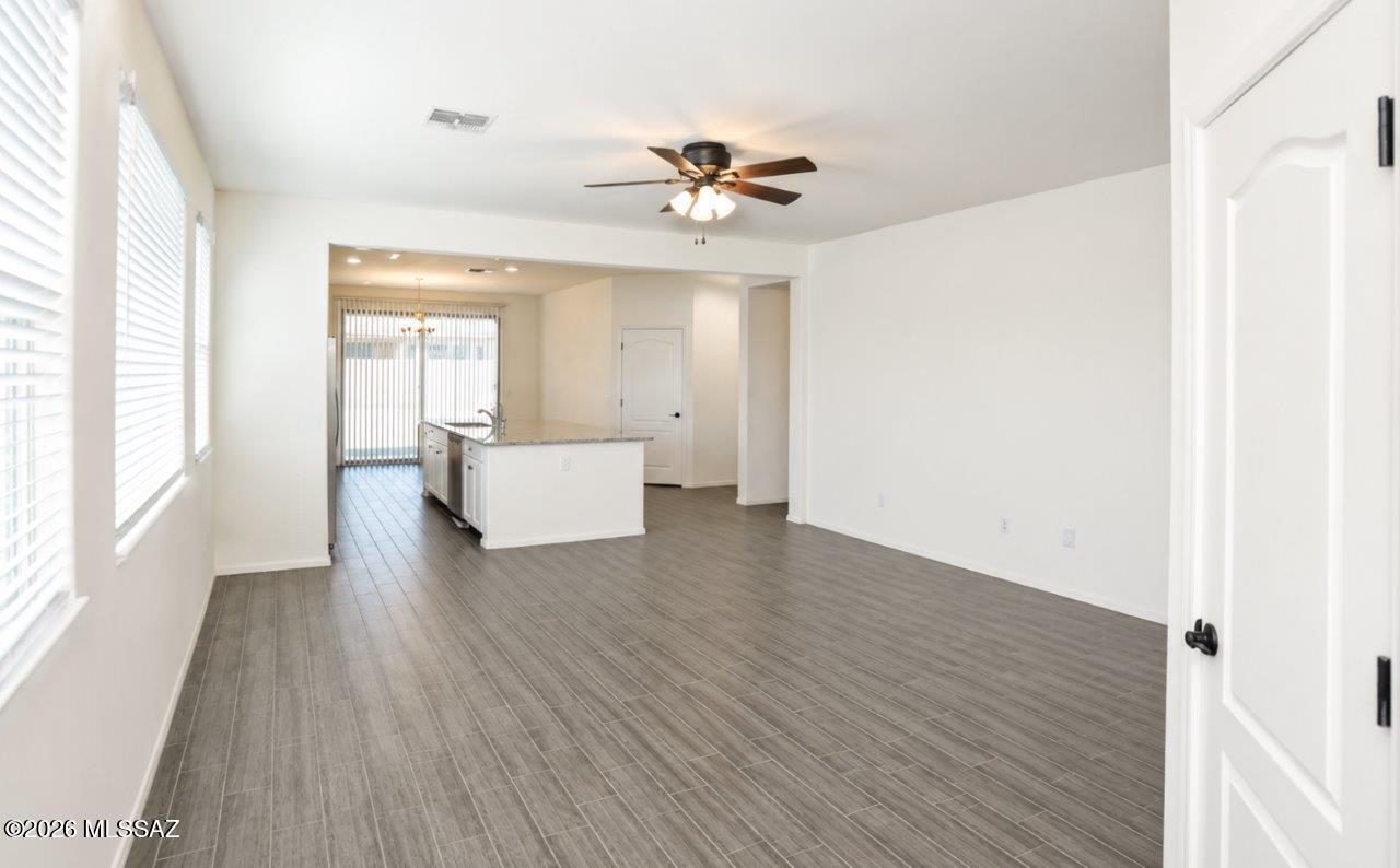 La Estancia De Tucson (1-330) - Residential Lease