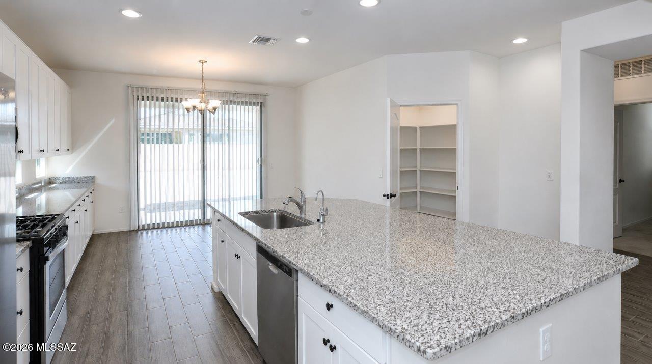 La Estancia De Tucson (1-330) - Residential Lease