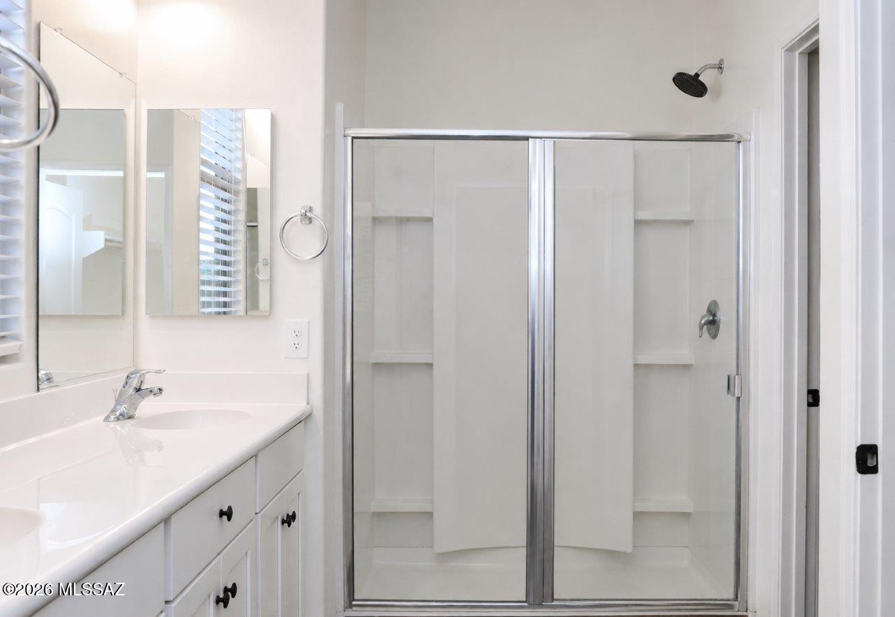 La Estancia De Tucson (1-330) - Residential Lease