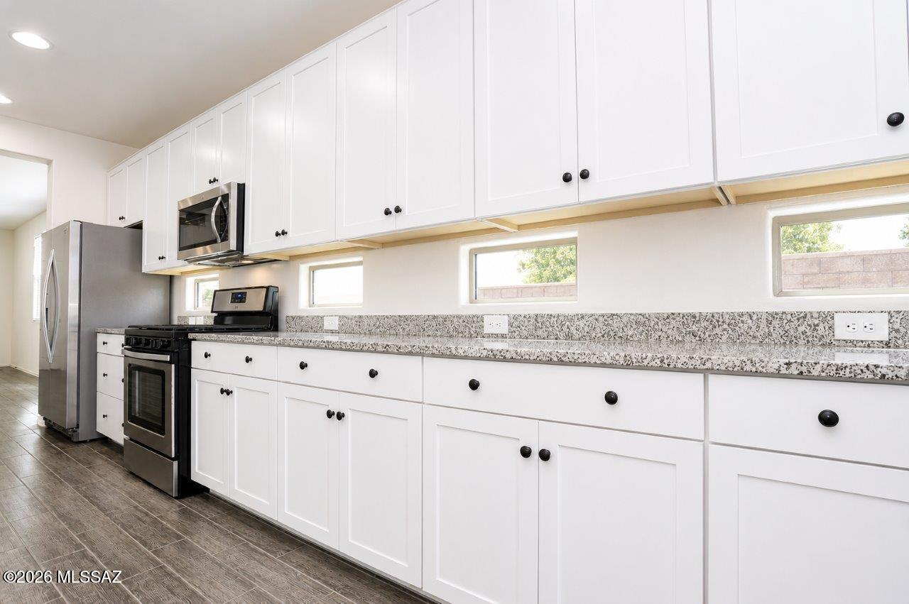 La Estancia De Tucson (1-330) - Residential Lease