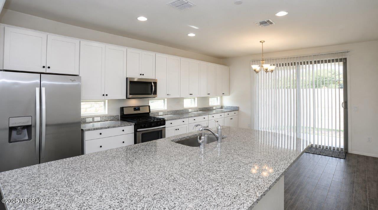 La Estancia De Tucson (1-330) - Residential Lease