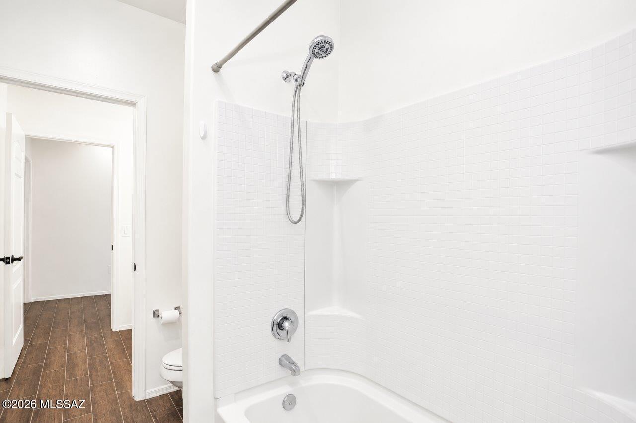 La Estancia De Tucson (1-330) - Residential Lease