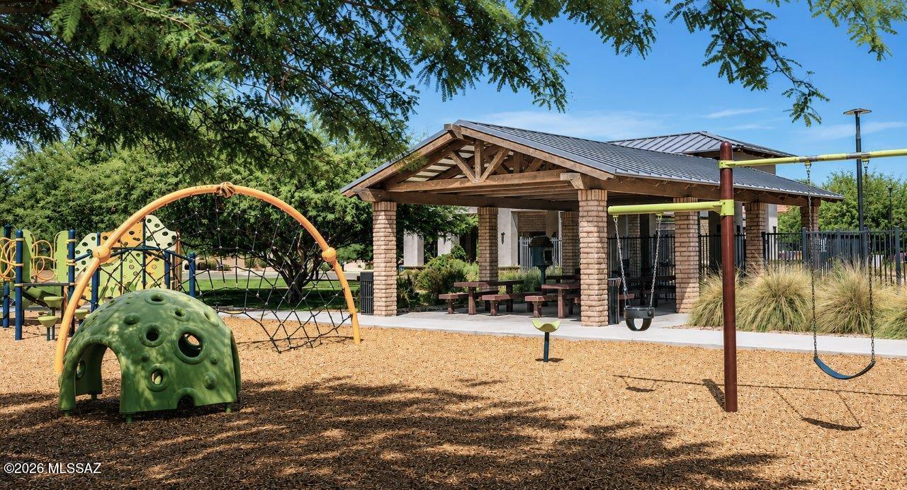 La Estancia De Tucson (1-330) - Residential Lease